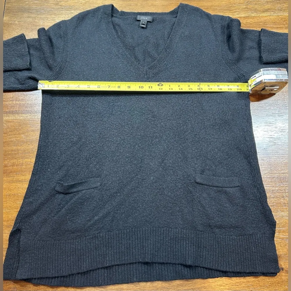 J. Crew Size M Women’s Black V-Neck Boxy Wool Blend Relaxed Fit Sweater - Image 4