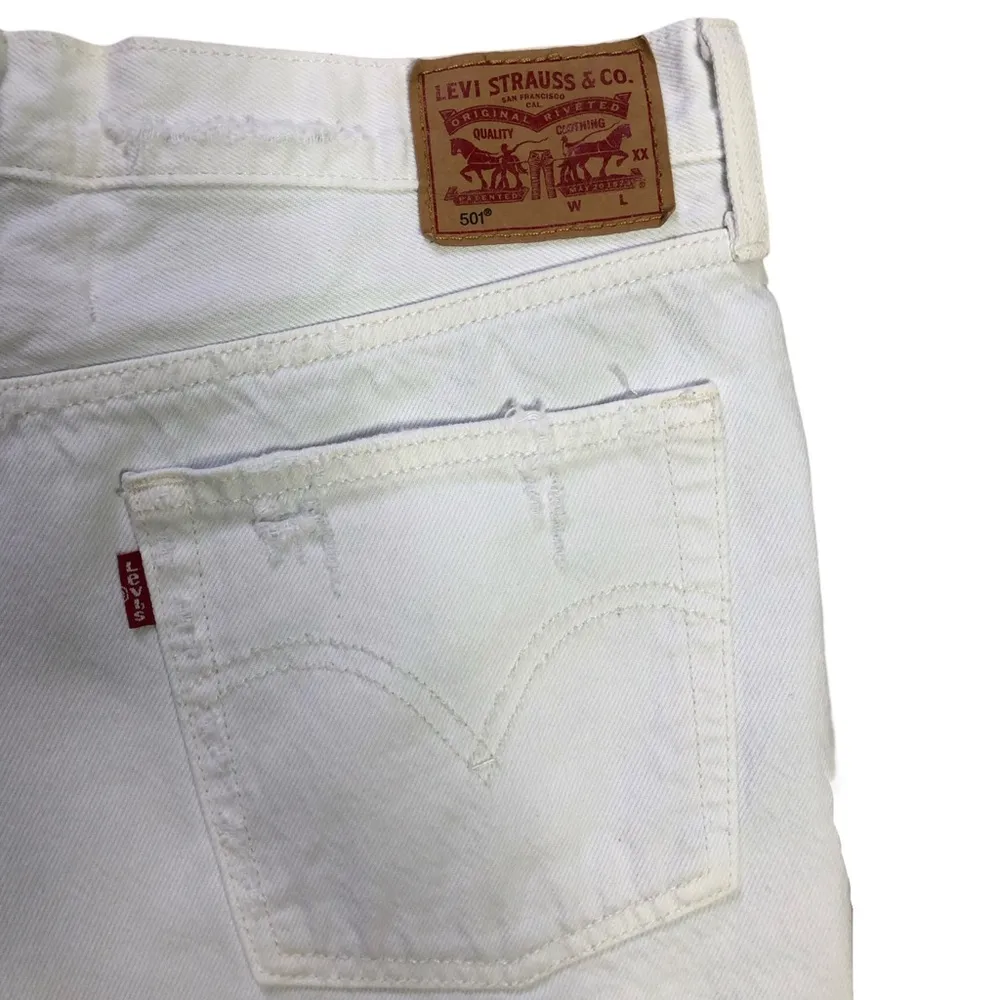 Levis 501 Classic Cut off White Wash Denim Shorts - Image 3