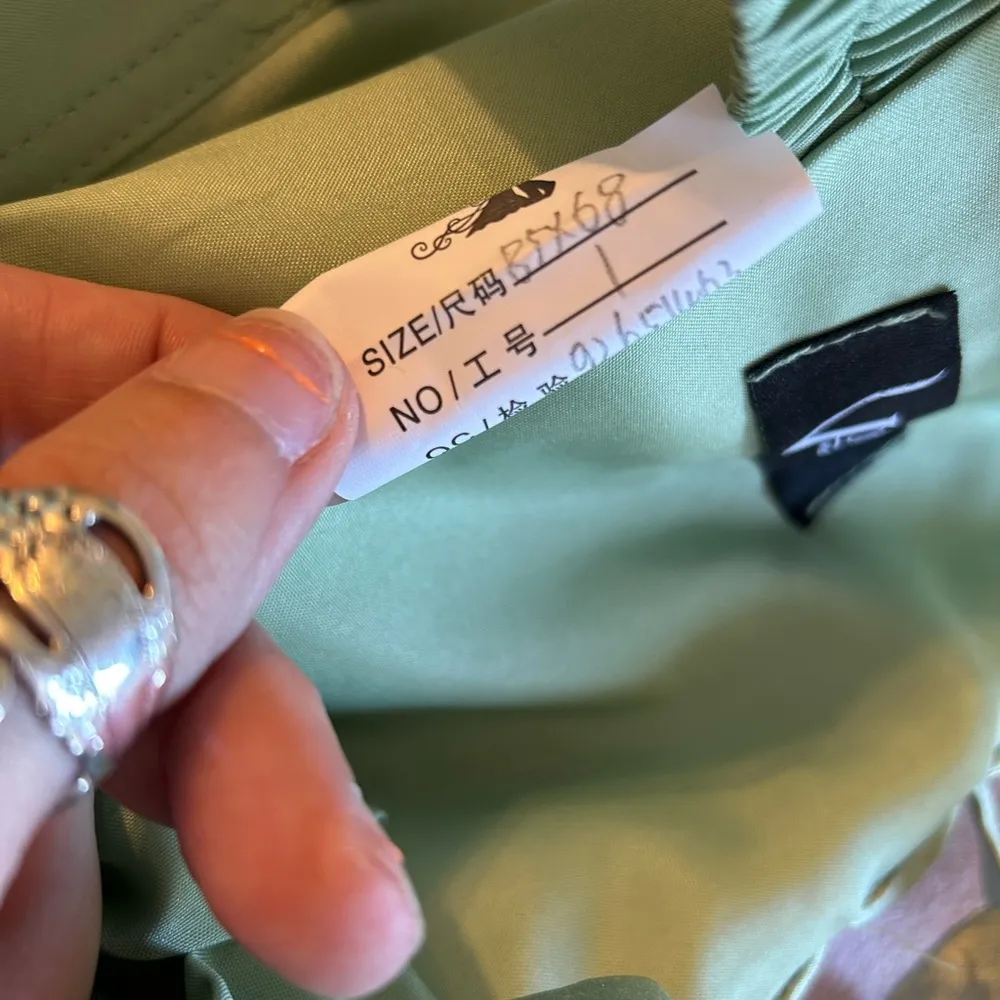 NWOT light green satin strapless pleated formal dress size S prom bridesmaid - Image 8