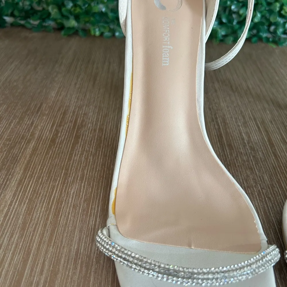 Journee Collection Zoya Heels Womens 9 Off White Square Toe Rhinestone Strap NEW - Image 4