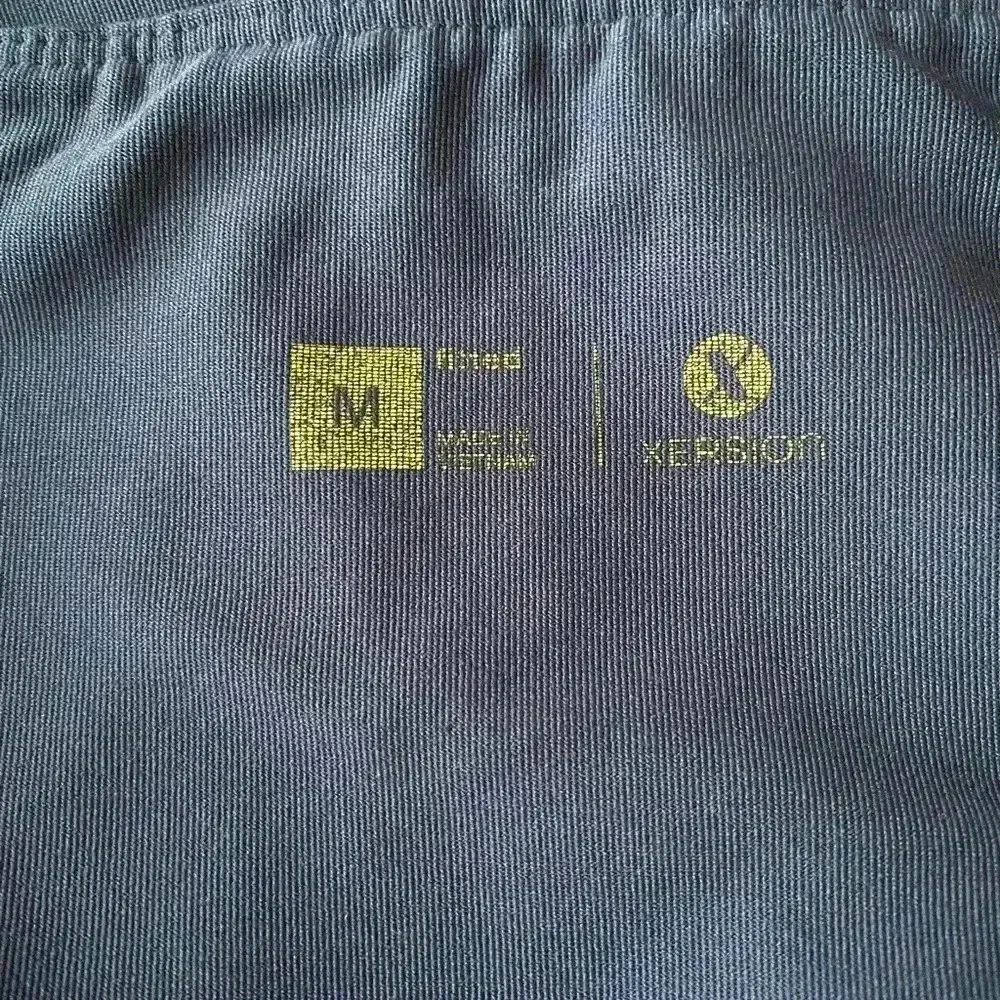 💥Xersion Navy Knee Cut Out Leggings M - Image 7