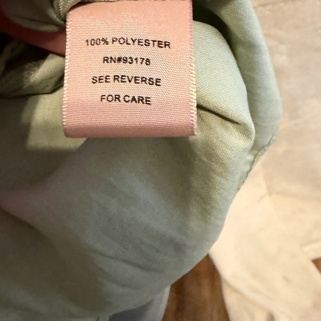 Philosophy Women's Mint Green Silky Blouse Size Medium Minimalist - Image 6