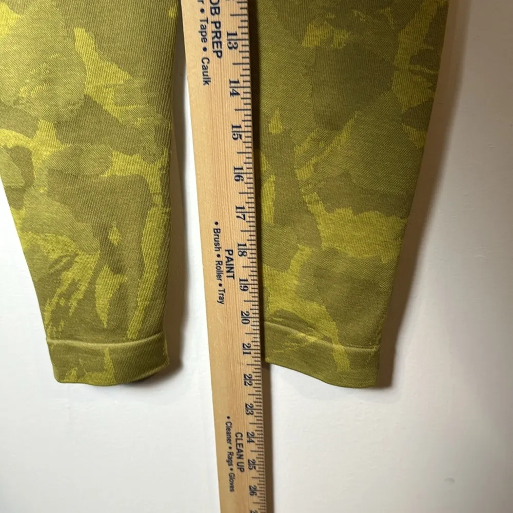 Gymshark Women Adapt Camo Seamless Leggings Savanna/Griffin Green Ruched detail - Image 8