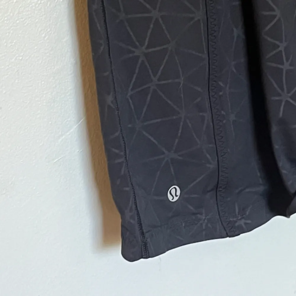 Lululemon Women's Athletic Pedal Pace Tank Dream Top Black Size 4 - Image 4