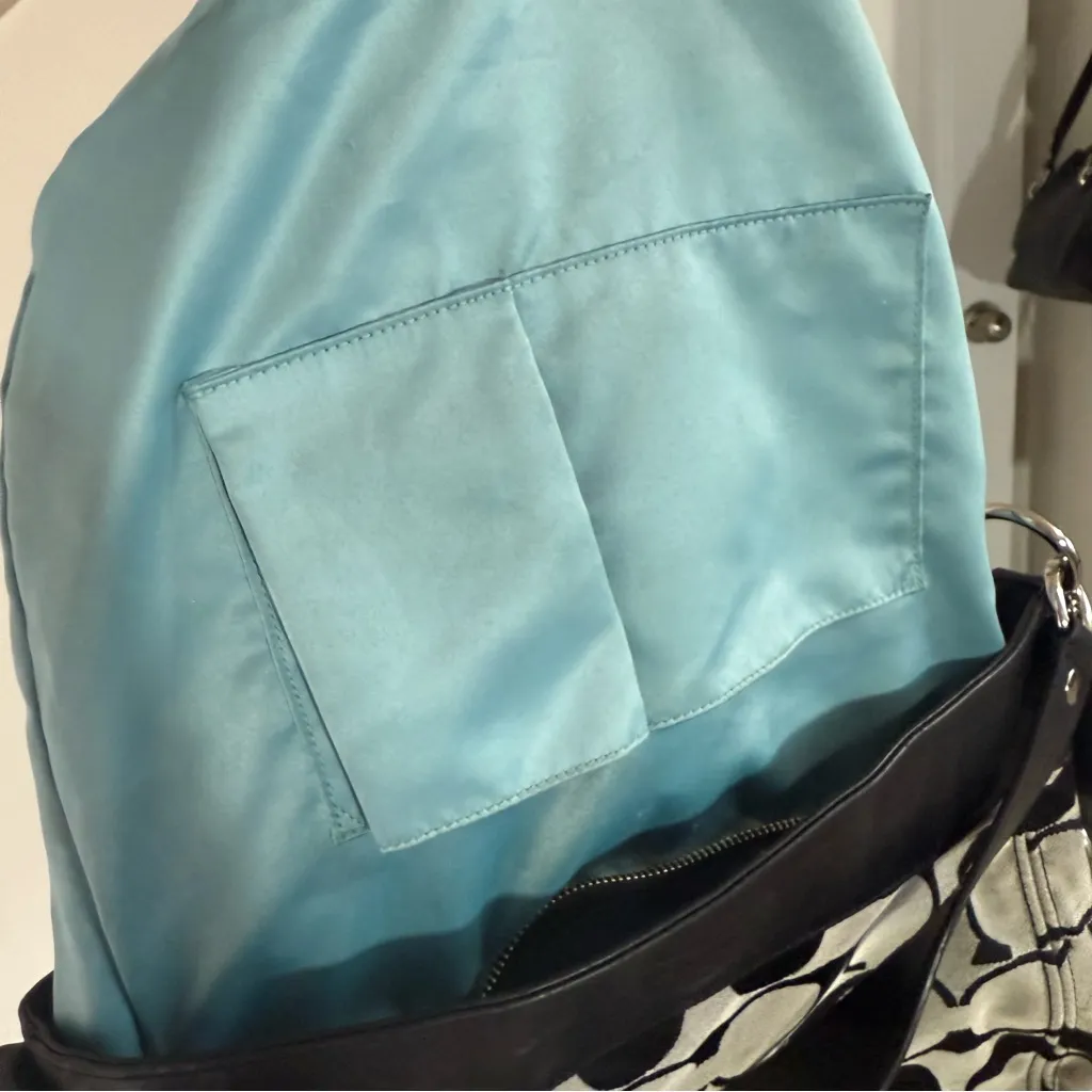 Coach Black and Cream Signature Shoulder Bag - Image 4