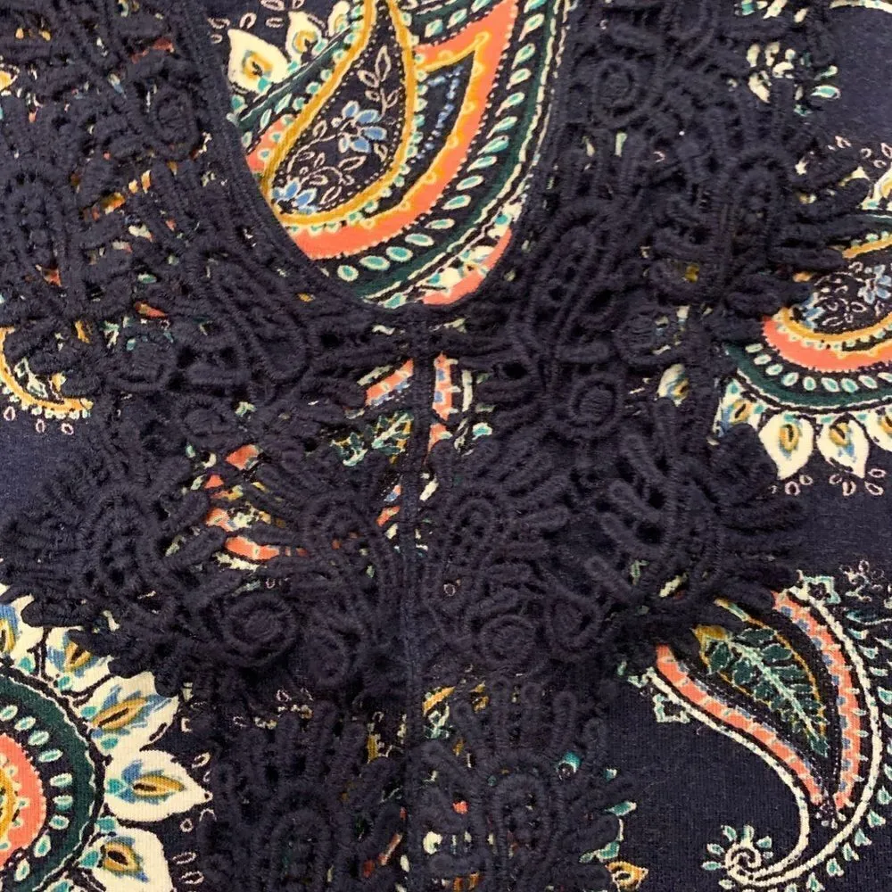 Loveapella Women’s Tank Top Size Large Crochet Detail at V-Neck - Image 3