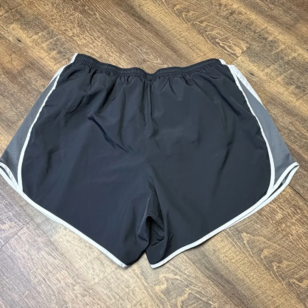 Nike Tempo Dri Fit Black White Lined Running Shorts Women’s 1X Gym Running - Image 7