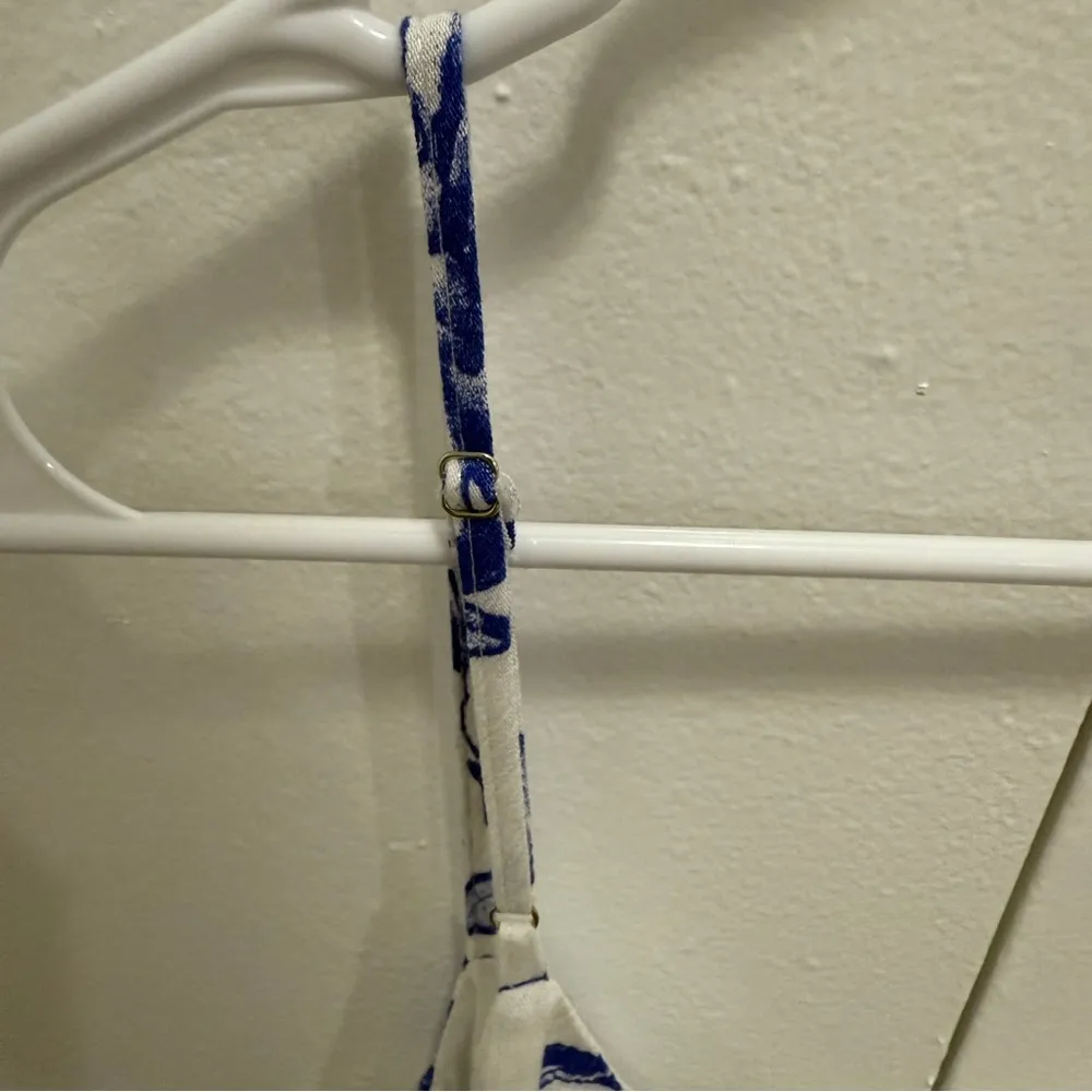 NWT Lulus Garden Bloom Blue and White Floral Print Ruffled Shift Dress - Image 9