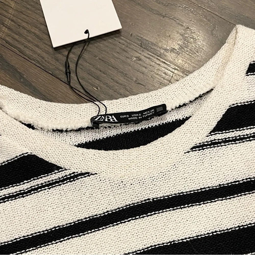 Zara NWT Women’s Rustic Short Small Black White Knit Striped Oversize Top - Image 6