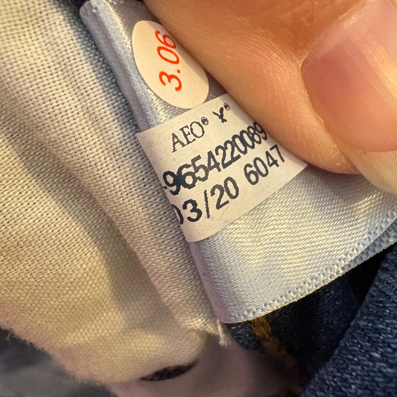 American Eagle Super Stretch Denim Midi Shorts Size 4 - Image 9