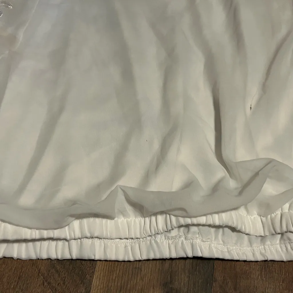 Midnight Velvet Boatneck Butterfly Sleeves With White Lace Detail size Large NWT - Image 4