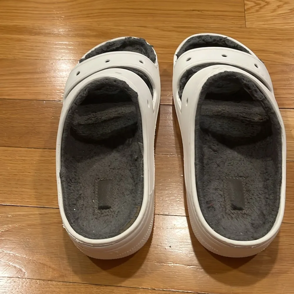 Crocs women’s white with gray lining slides sandals size 10 . - Image 5