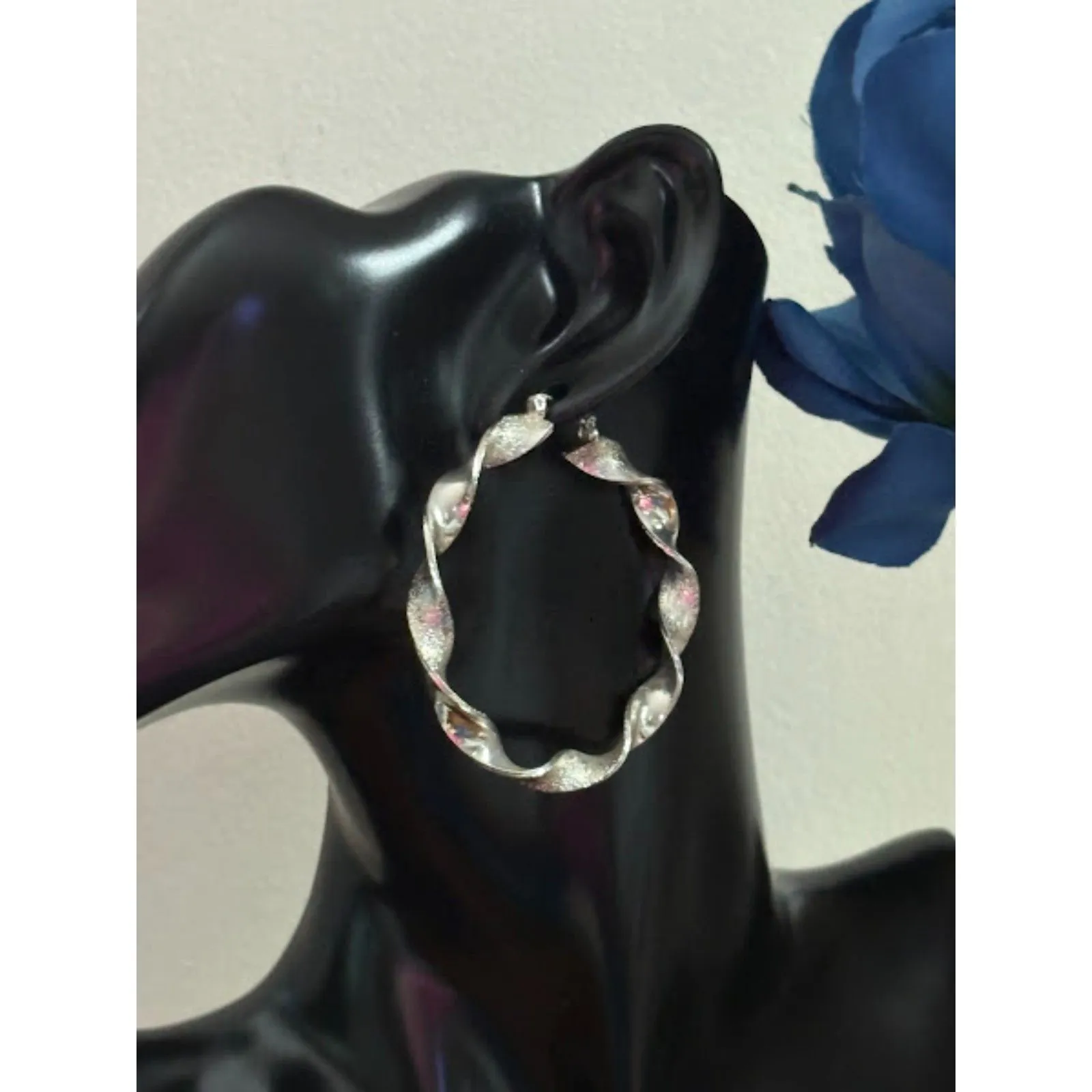 Silver Polished Textured Twisted Hoop Earrings NWT 2" - Image 2