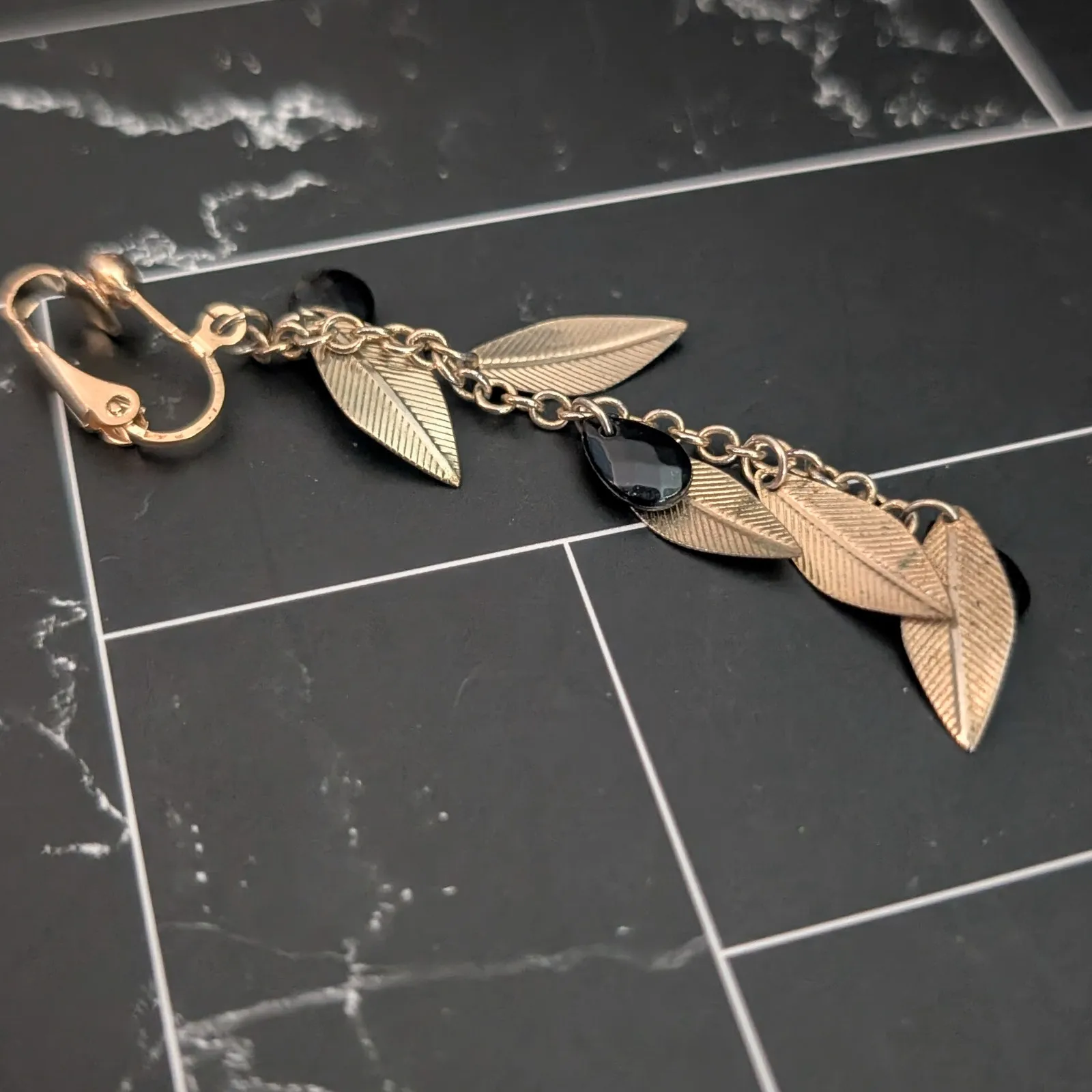 Vintage Clip On Earrings 3.5" Extra Long Dangle Gold Tone Leaves Black Accents - Image 6