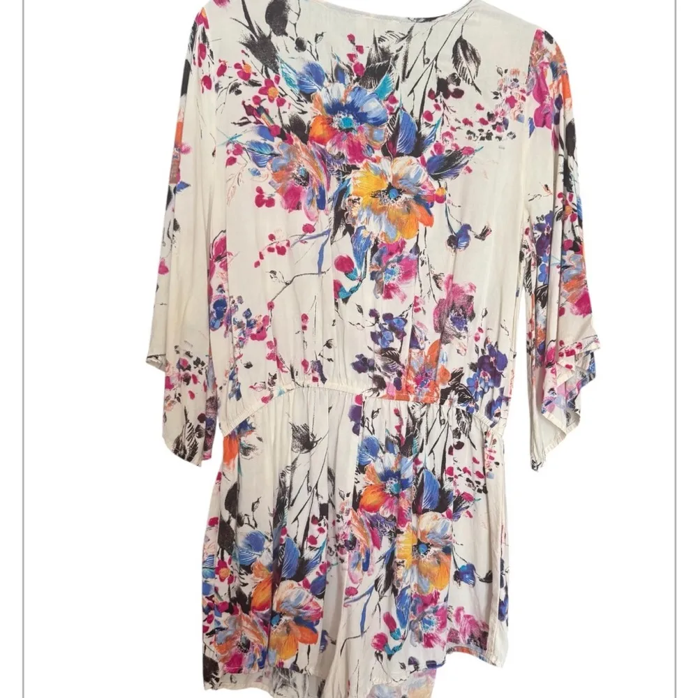 Umgee Floral Print Romper with pockets. NWT - Image 4