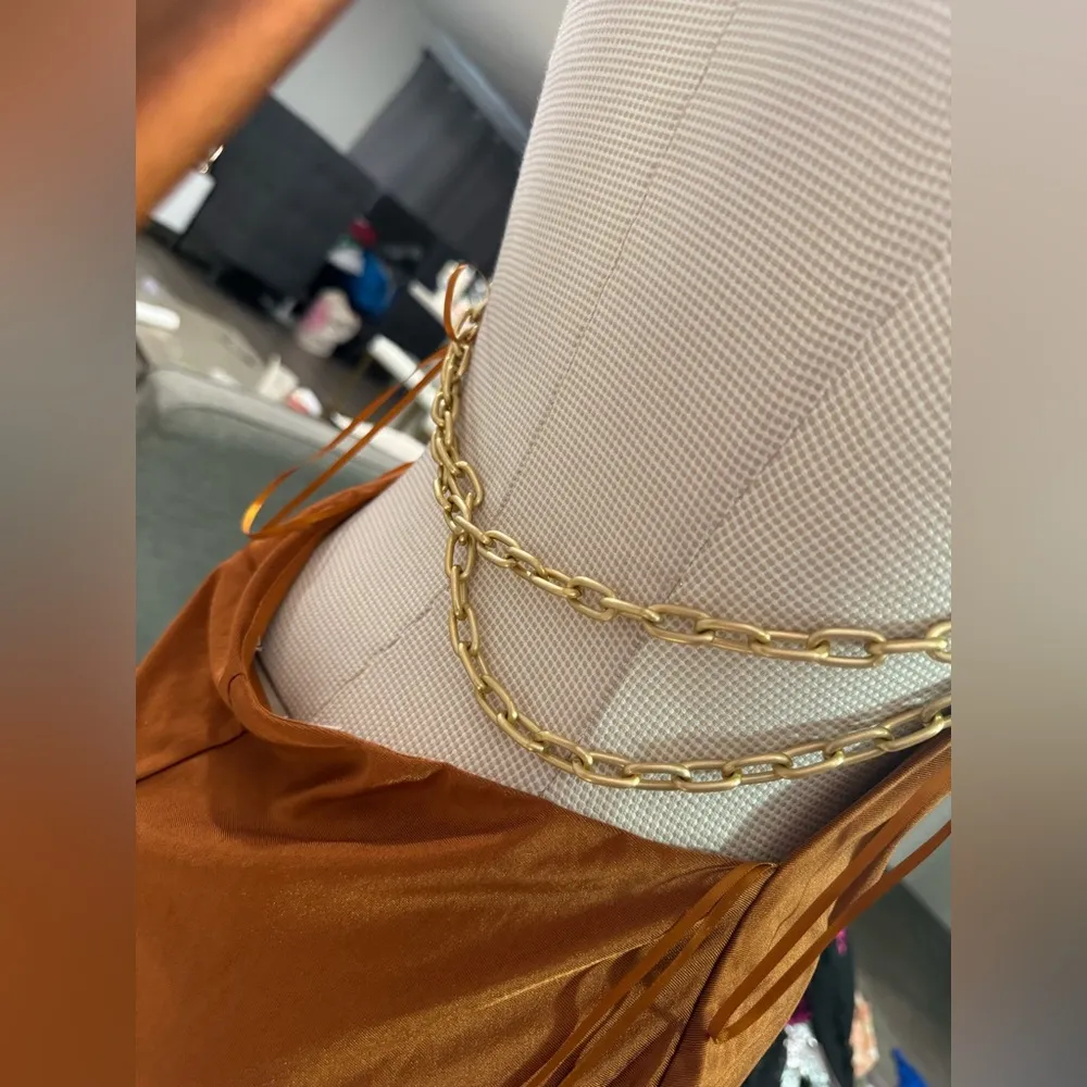 AMTIOUS shoulder chain dress 🍒 Brown Size L - Image 7