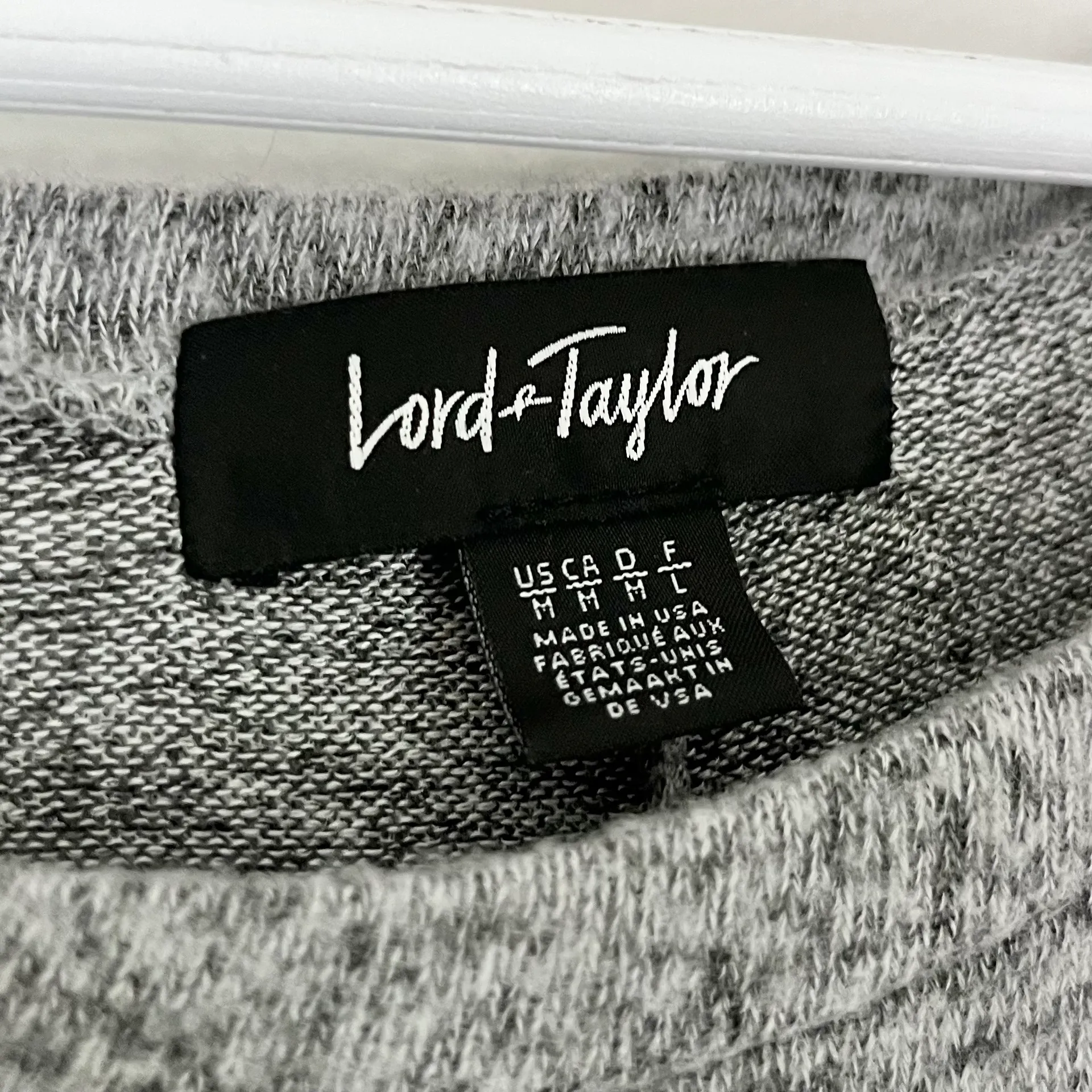 Lord & Taylor Women's Round Neck Long Bishop Sleeve Sweater Grey Size Medium - Image 5