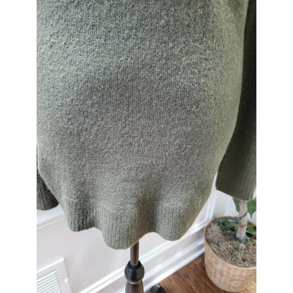 RD Style Women's Green Acrylic V-Neck Long Sleeve Tight Knit Sweater Size Small - Image 4