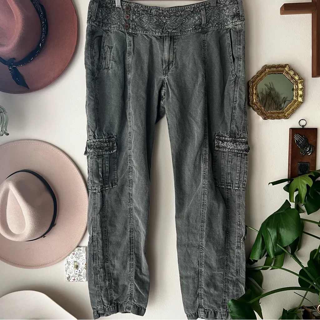SUNDANCE More Than Cargo Boho Olive Rolled Hem Embroidered Pants Women’s SIZE 14 - Image 4