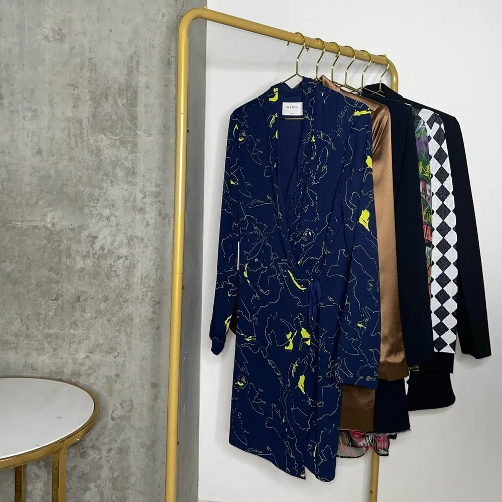 Aritzia Babaton Macon Navy Neon Abstract Crepe Wrap Jacket - Image 3