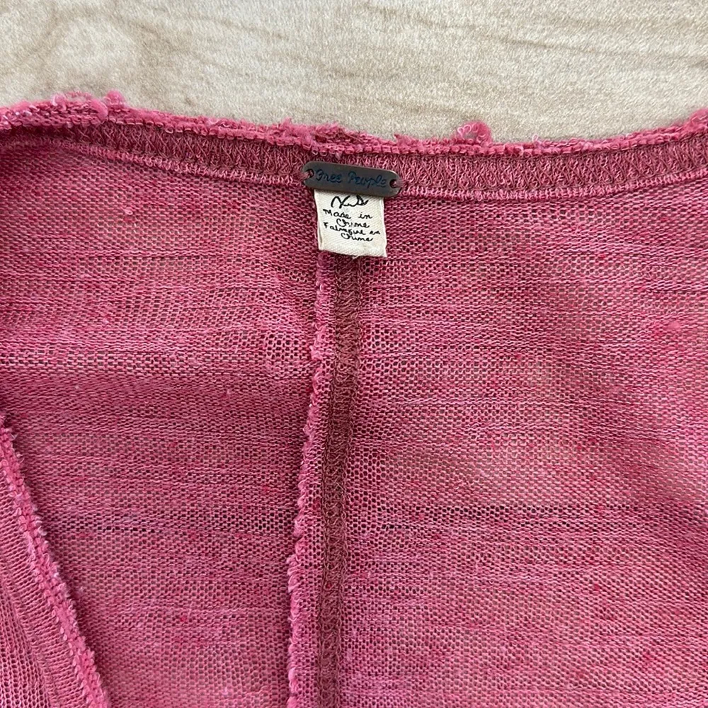 Free People cranberry colored duster with lace trim detailing in a Xsmall - Image 8