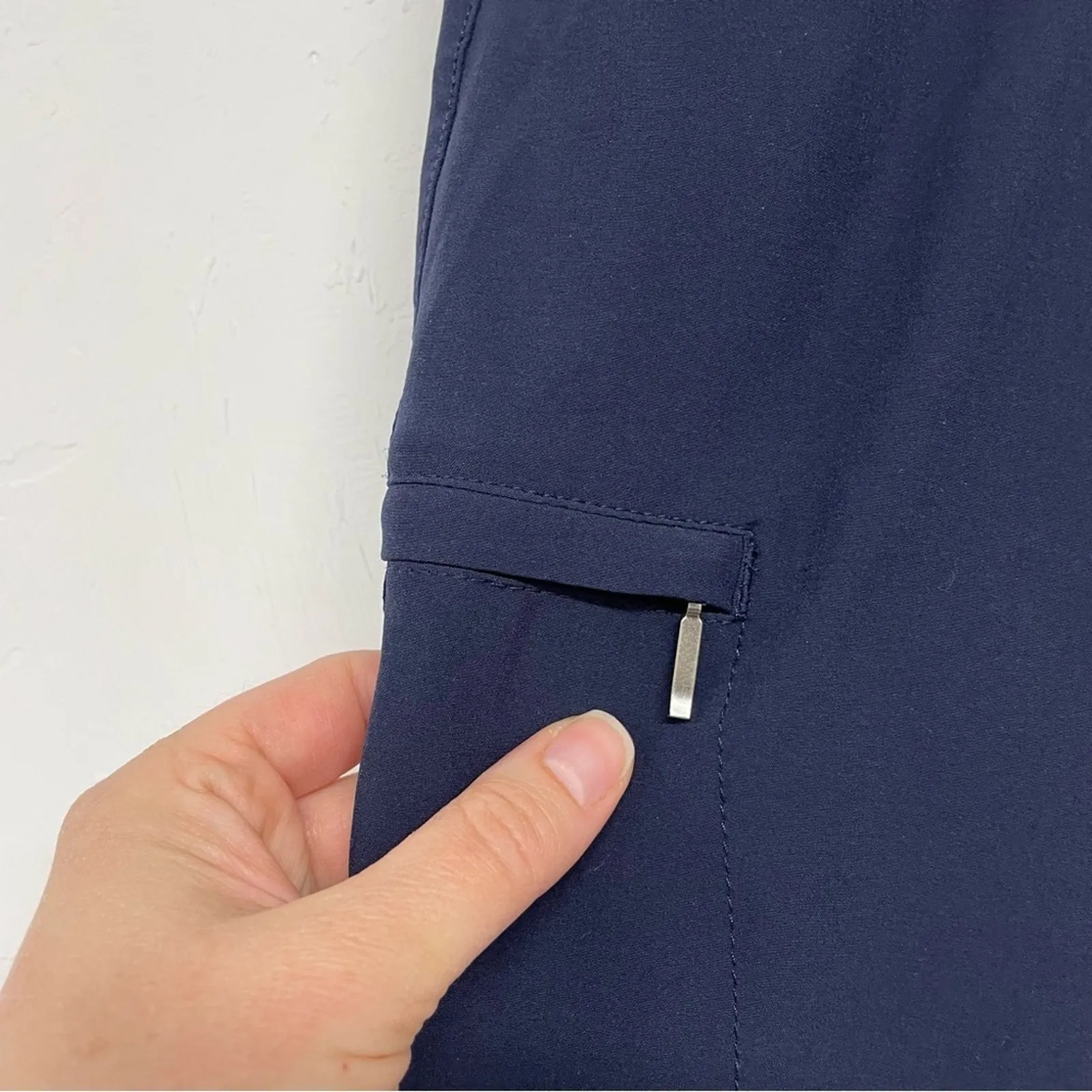 Eddie Bauer Navy Blue Wide Leg Cropped Hiking Outdoor Pants Womens 10 Gorpcore - Image 2