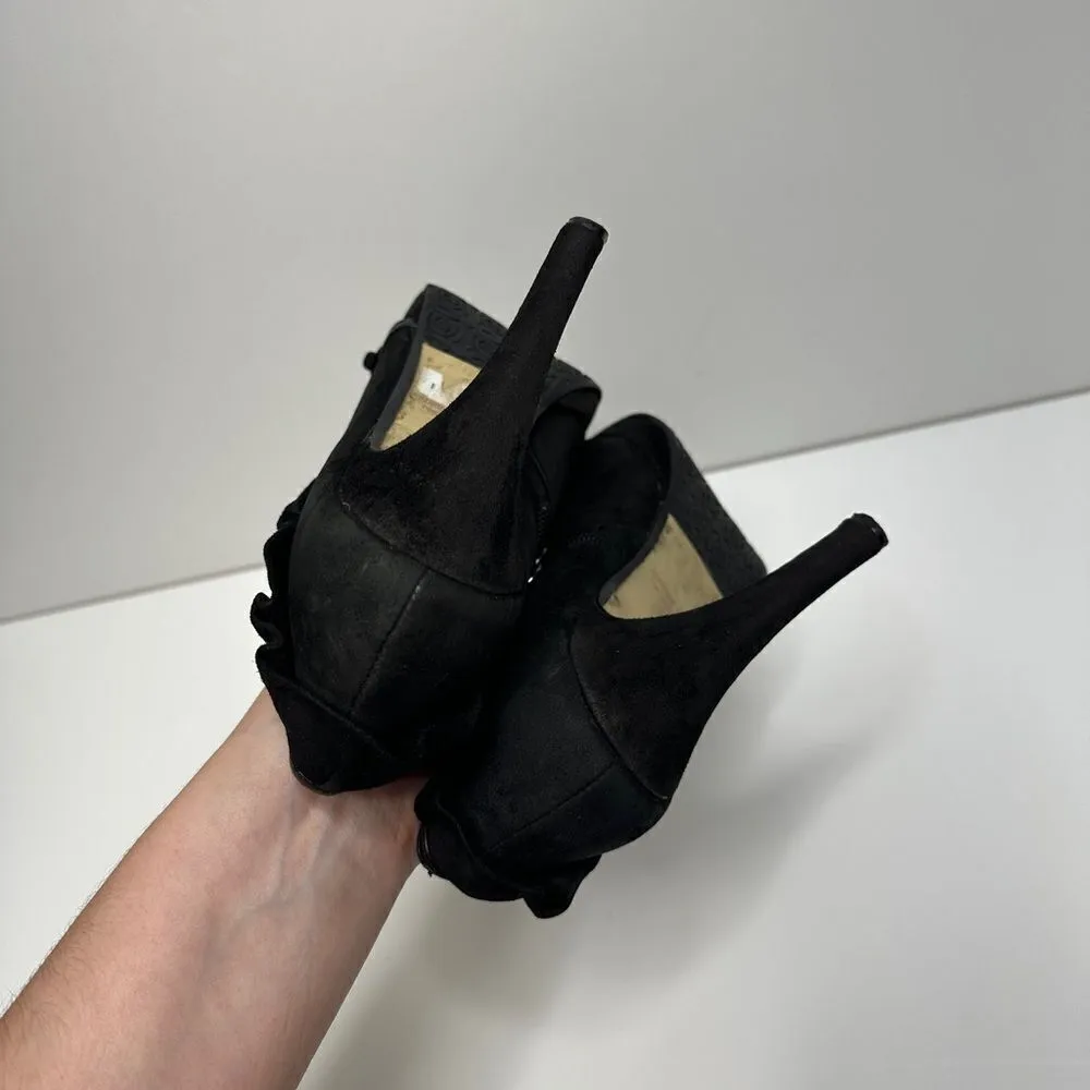 ADRIENNE VITTADINI Black Suede Ruffle Heels,‎ Women's Size 9 Booties - Image 6