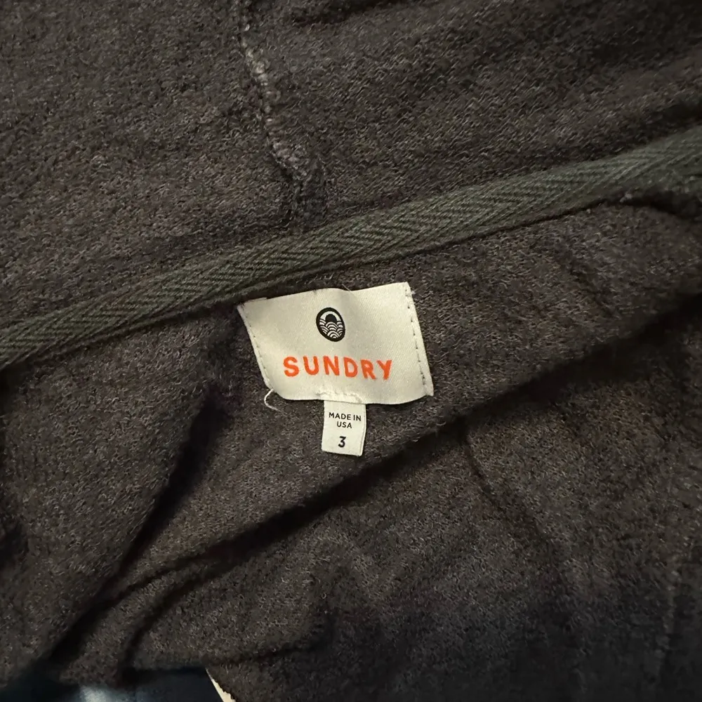 Anthropologie Sundry Zip Up Camo Hooded Sweatshirt Size L - Image 4