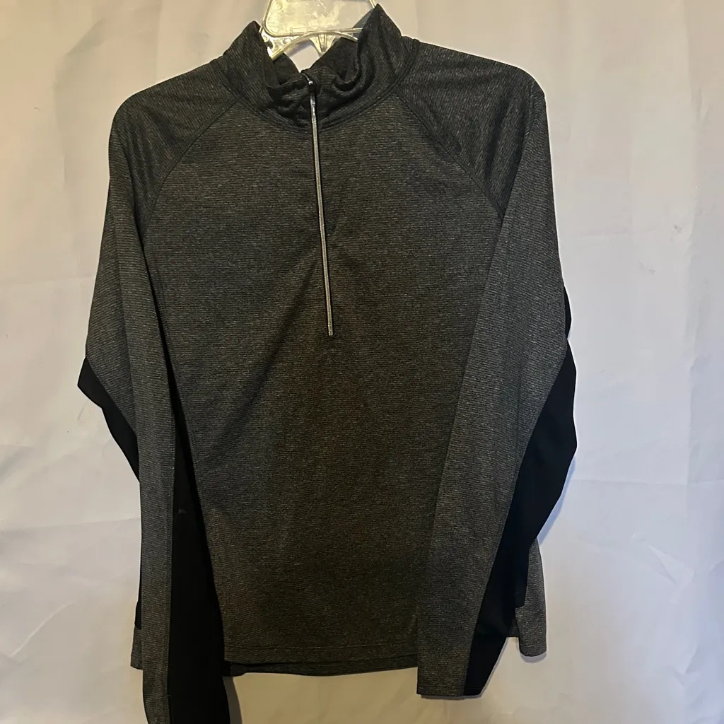 Danskin Gray and Black Long Sleeve Top - Image 4