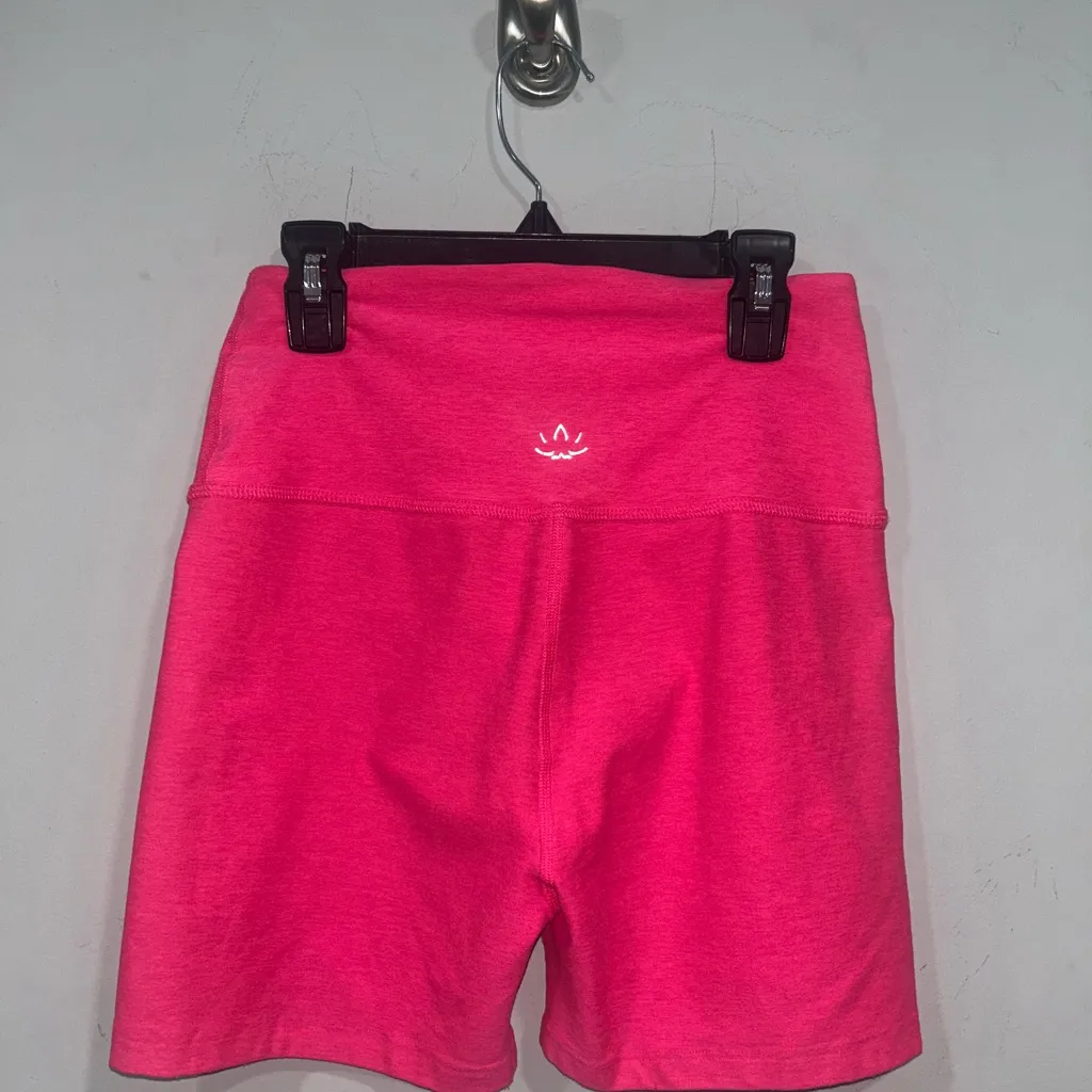Beyond Yoga Keep Pace 3” Shorts Pink Size Medium - Image 2