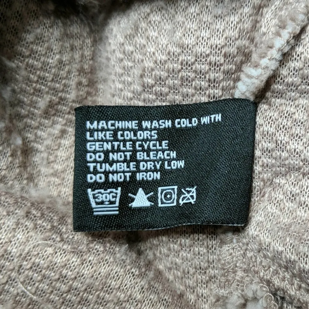 Coffee Shop Faux Fur Pullover - Size L - NWT - Image 7