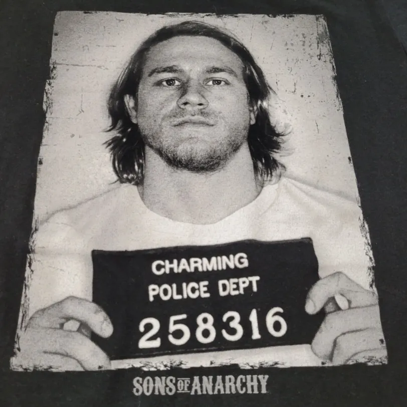 Son Of Anarchy Top Size Large Jax Teller Mugshot Charming Graphic Print T - Image 3