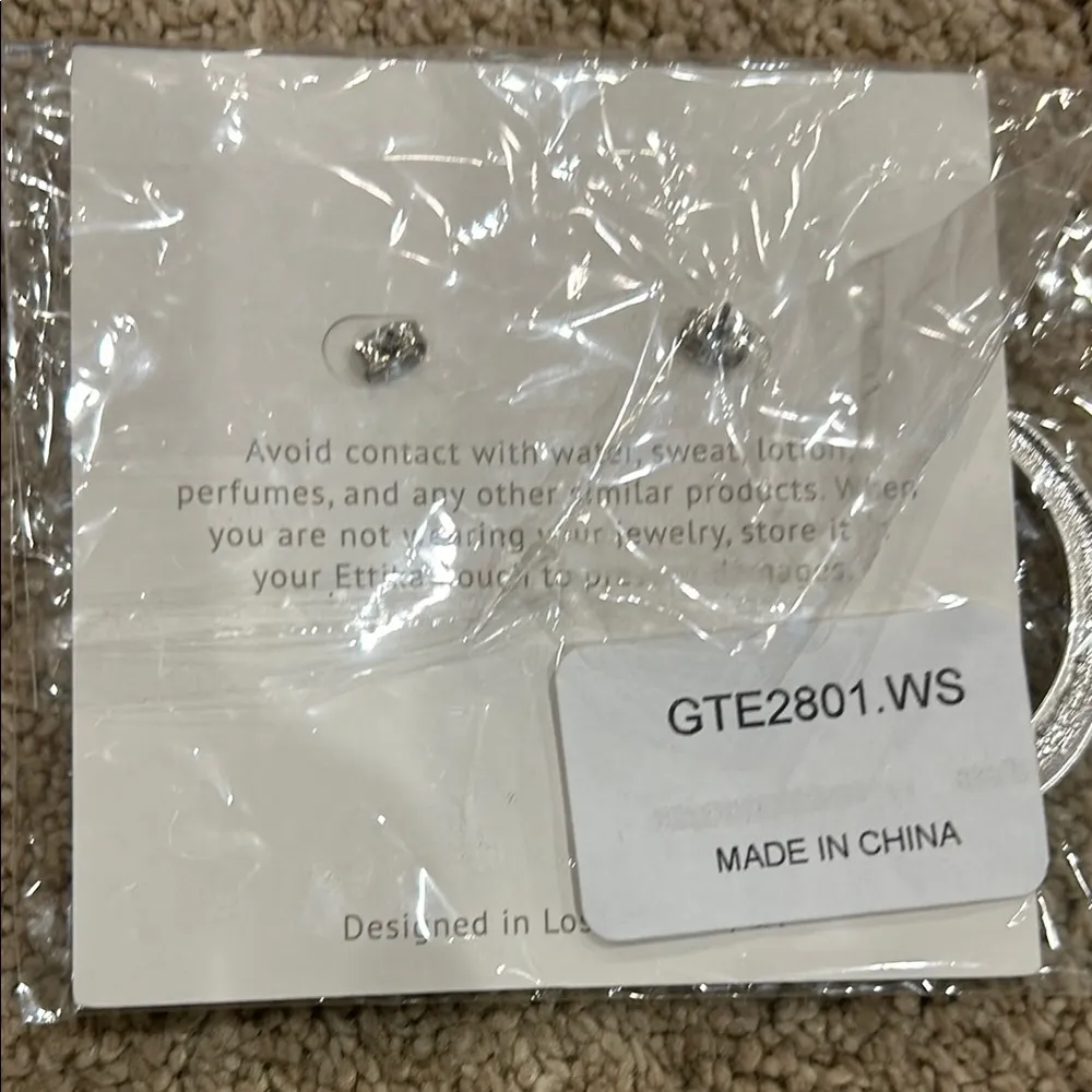 ettika Silver Geometric Hoop Earrings - Image 2