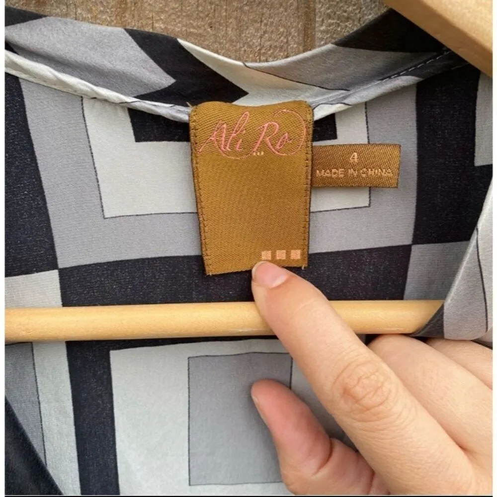 Ali Ro Women's Size 4 Black Geometric Shift Dress Sleeveless V-Neck - Image 3