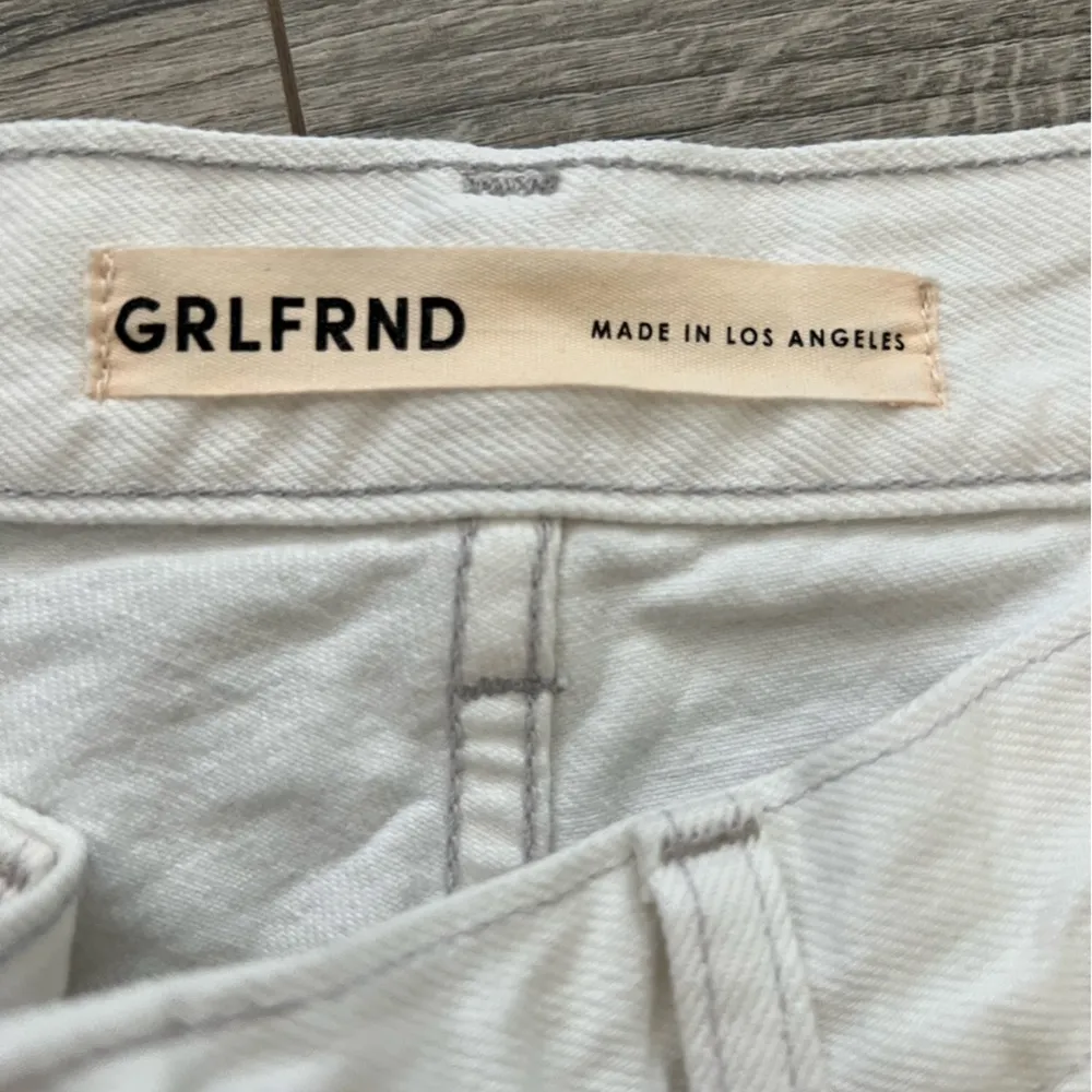 GRLFRND Quinn High Rise 90's Boyfriend Short | Distressed Kelso Dunes White | 30 - Image 9