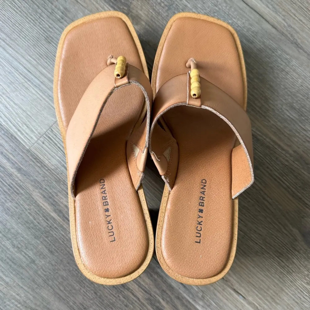 Women’s Lucky Brand Mandelina Faux Leather Clog Platform Sandals size 8 - Image 11