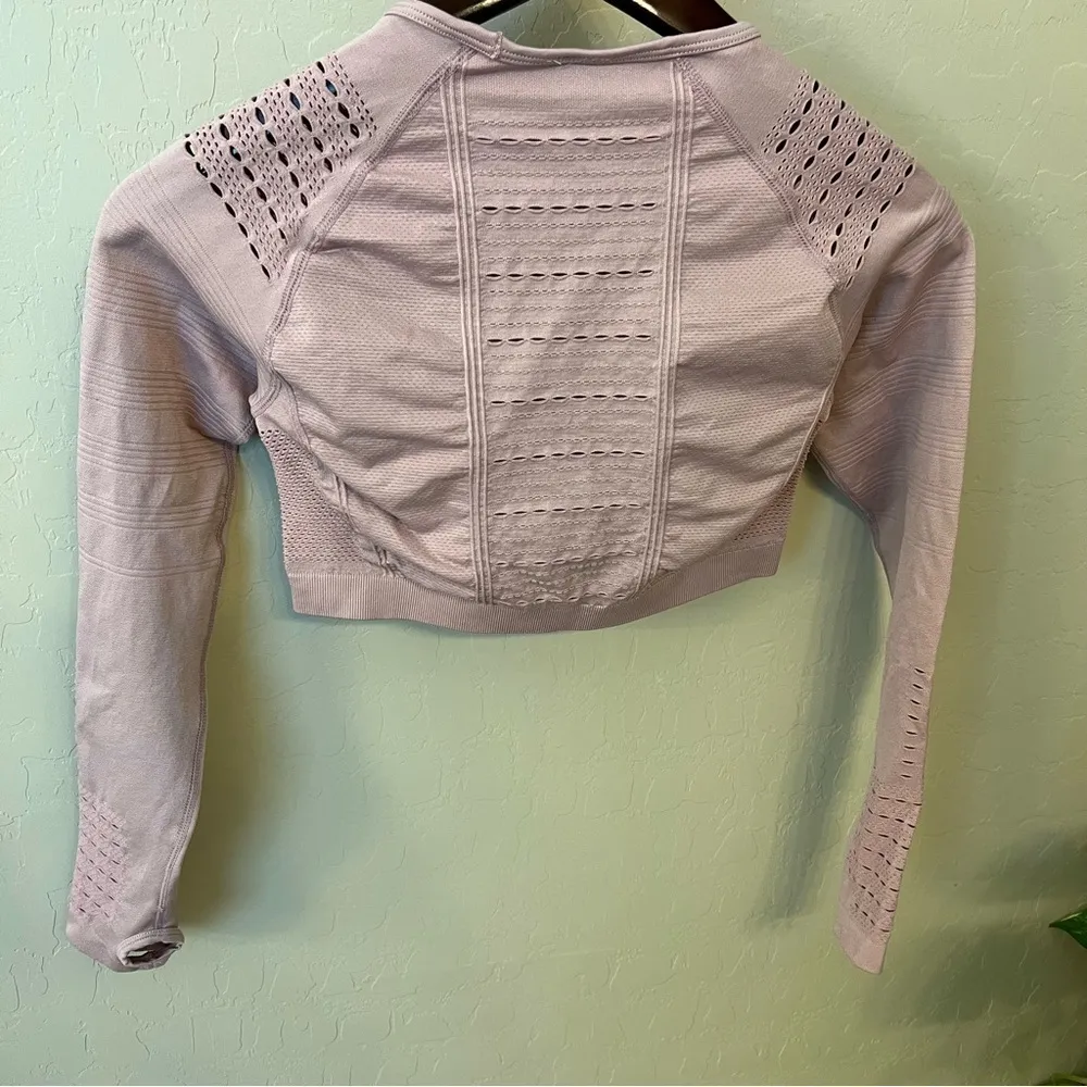 Seamless cropped yoga top, blush pink, stretchy, long sleeve w. thumbholes, S - Image 5