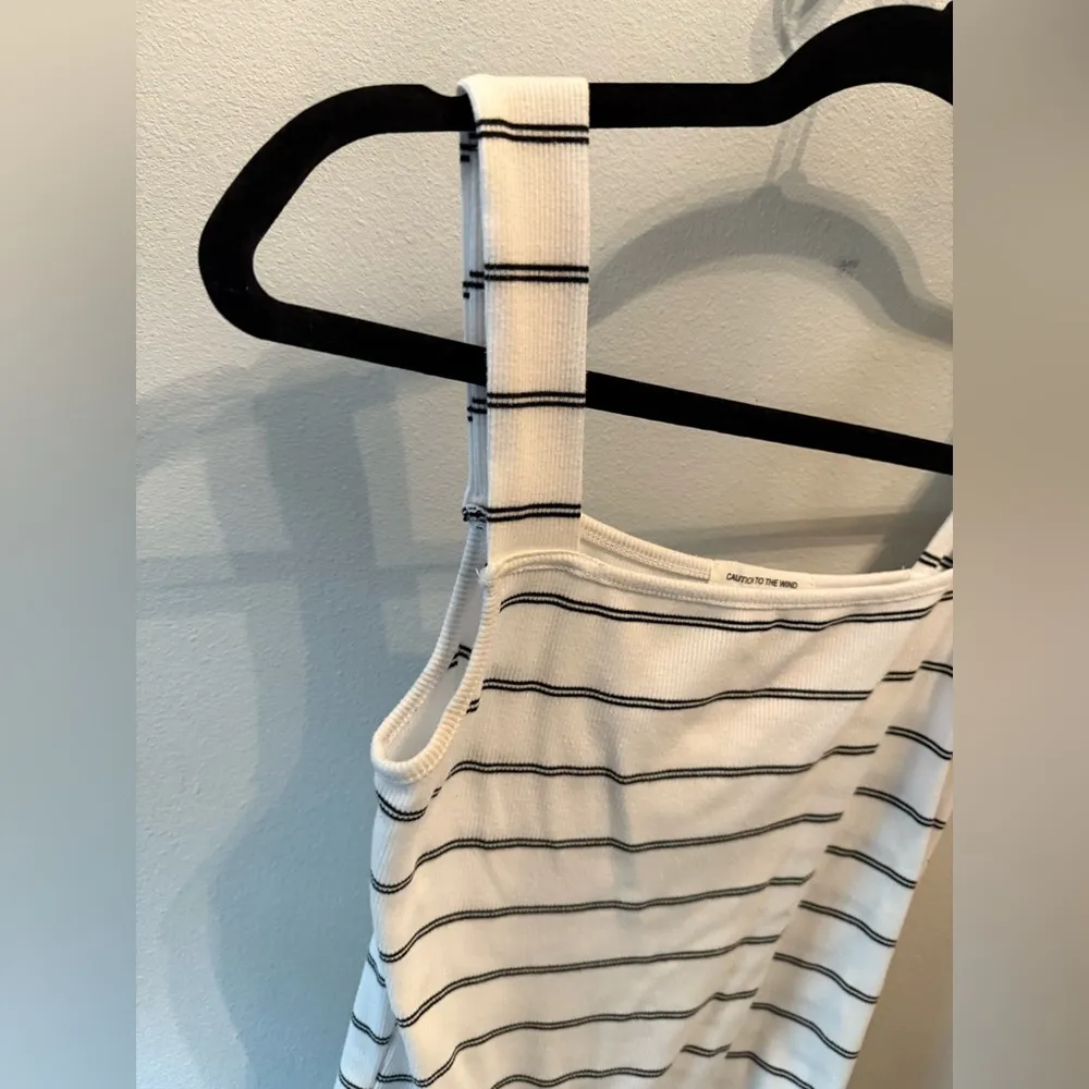 Women’s Black & White Striped Crew Neck Cotton Tank Size Small - Image 9