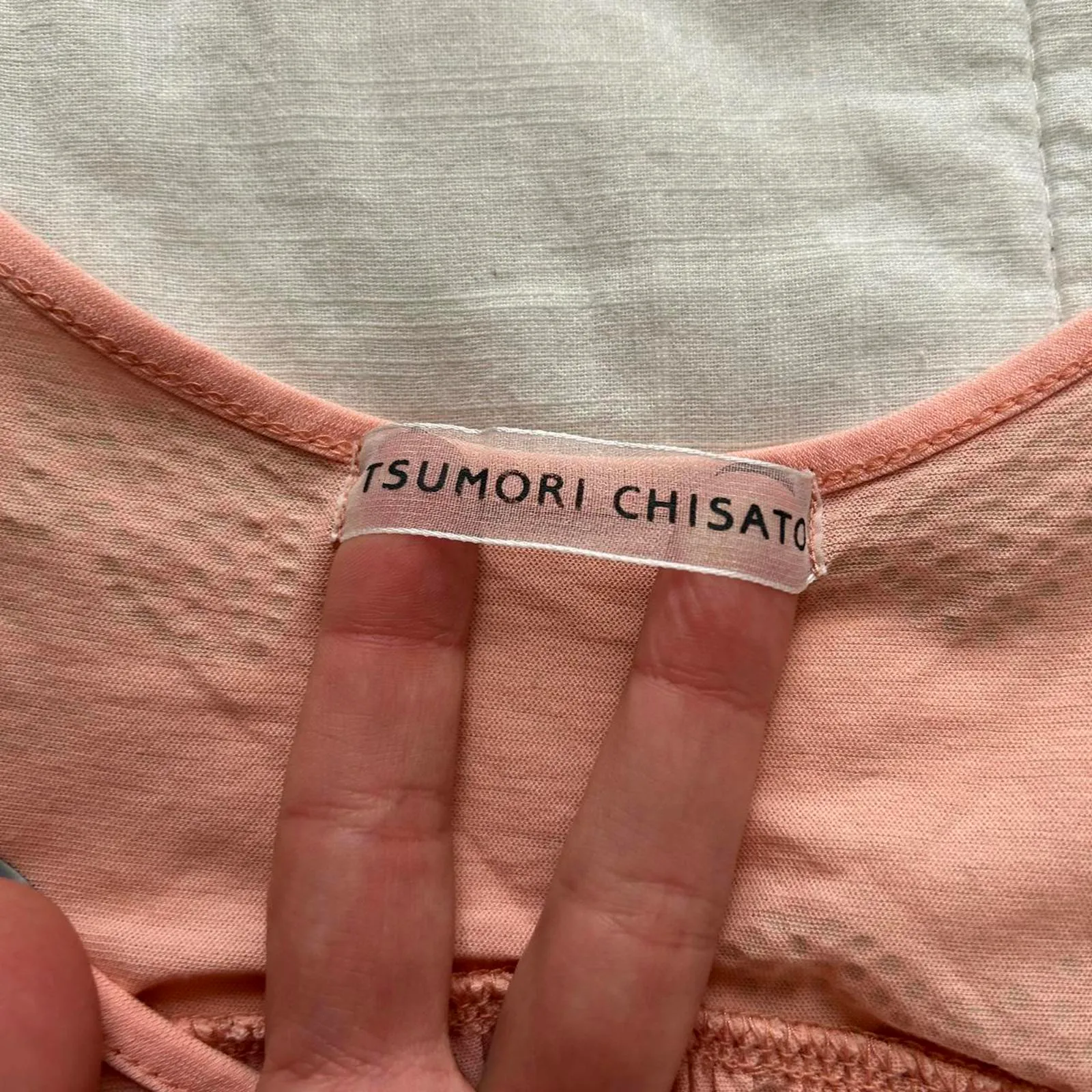 Tsumori Chisato Pink & gold bow print ruffle sleeve top Size 2 - Image 2