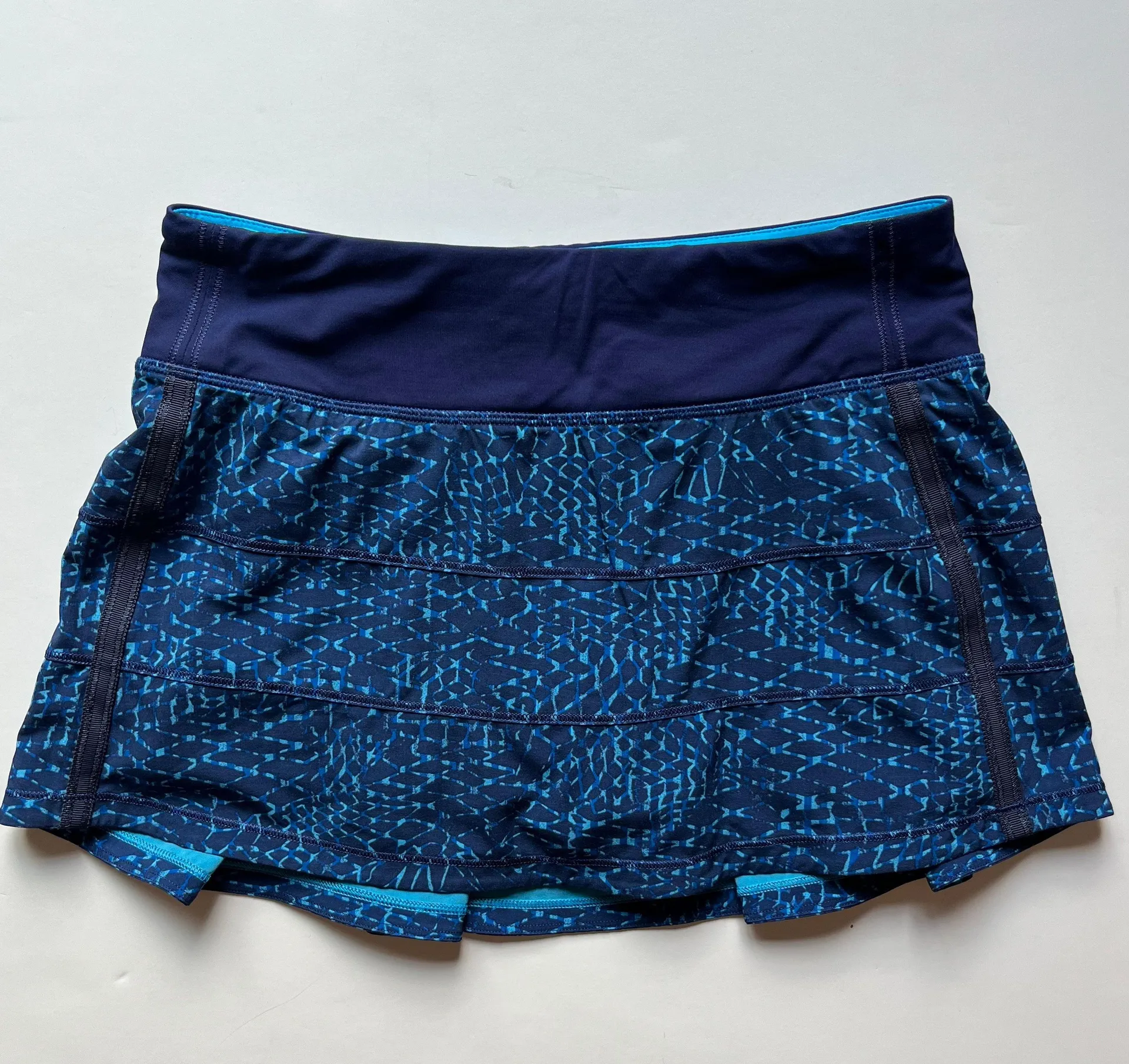 Run Pace Rival Skirt in Elegant Samba Snake Kayak Blue Size 4 Reg - Image 9