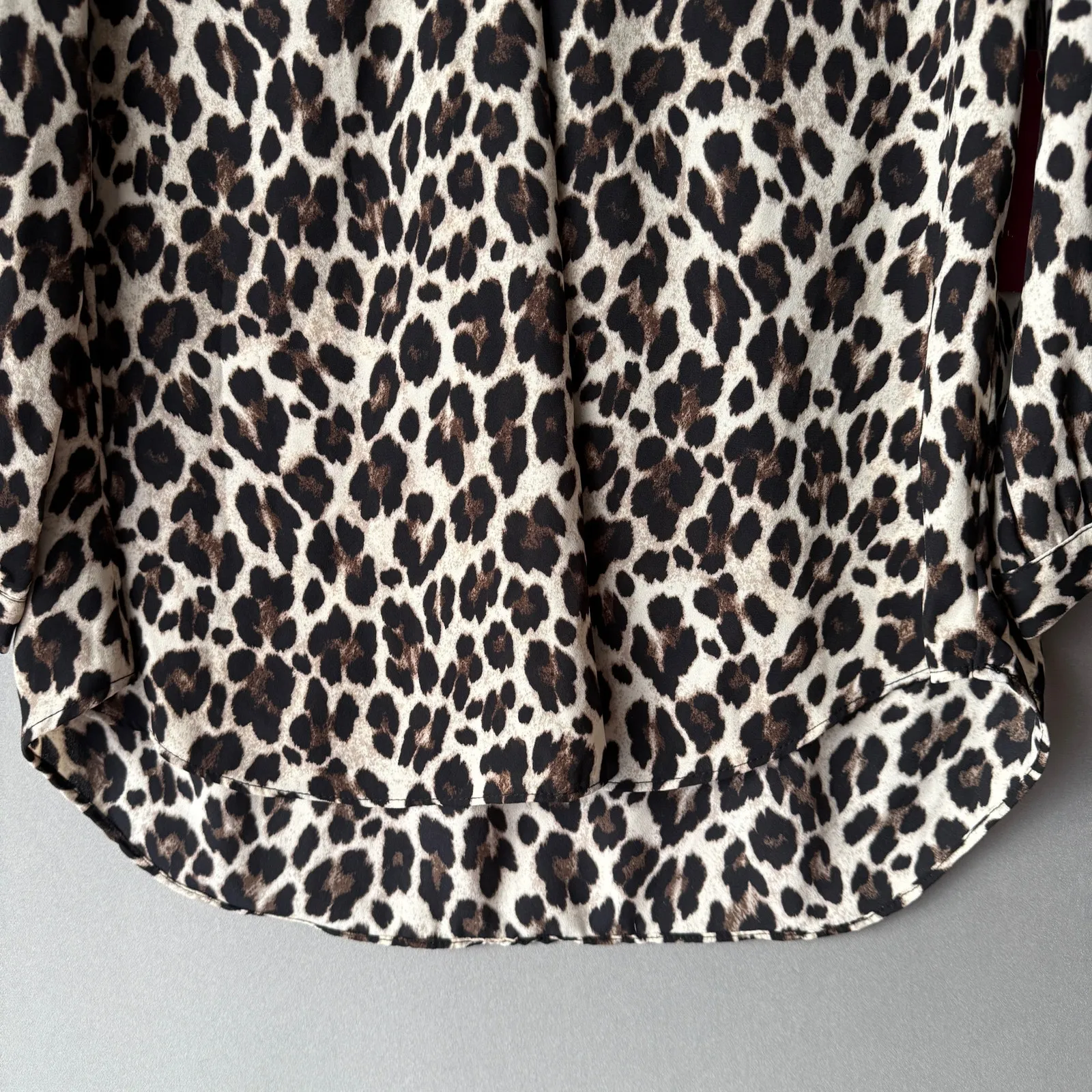 Vince Camuto Size‎ S Beige Black Leopard button down blouse - Image 4