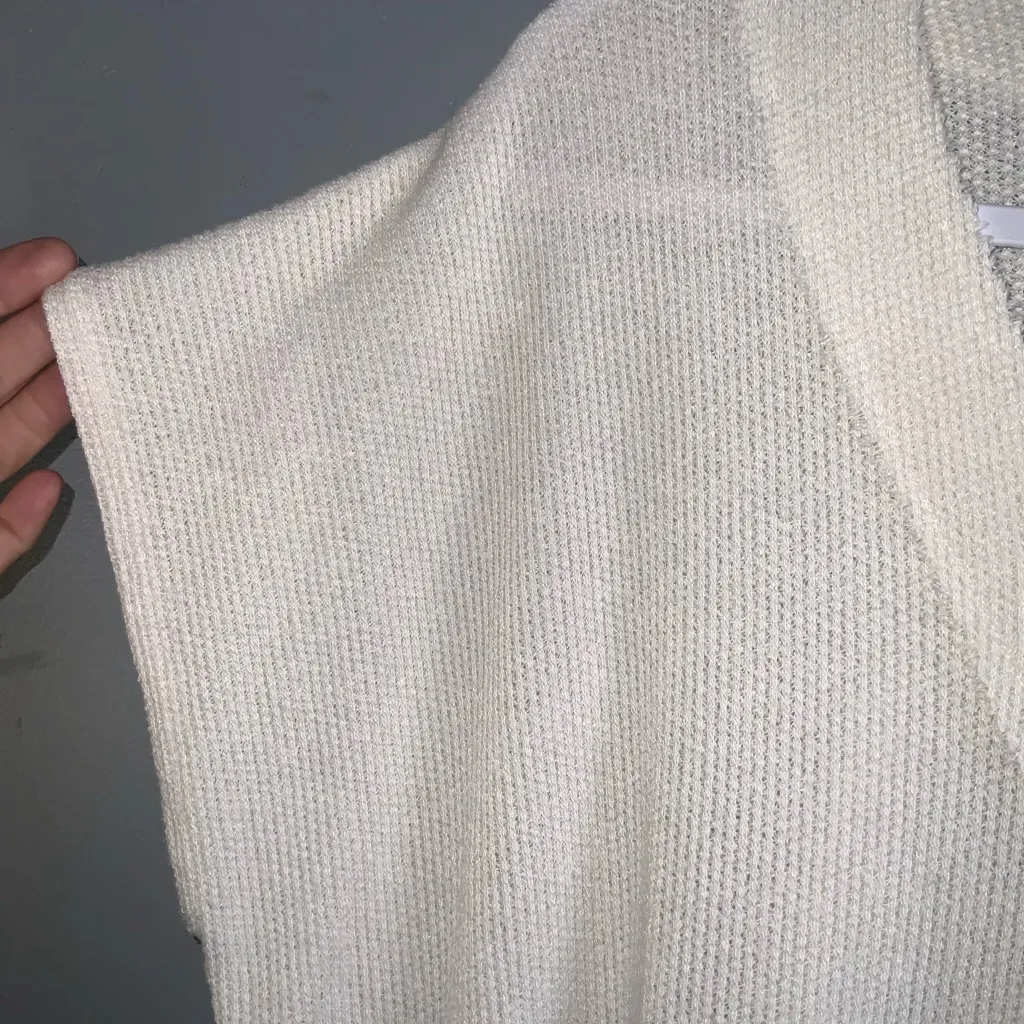 BKE Cream V-Neck Knit  Short Sleeve Oversized Tunic Sweater Medium - Image 5