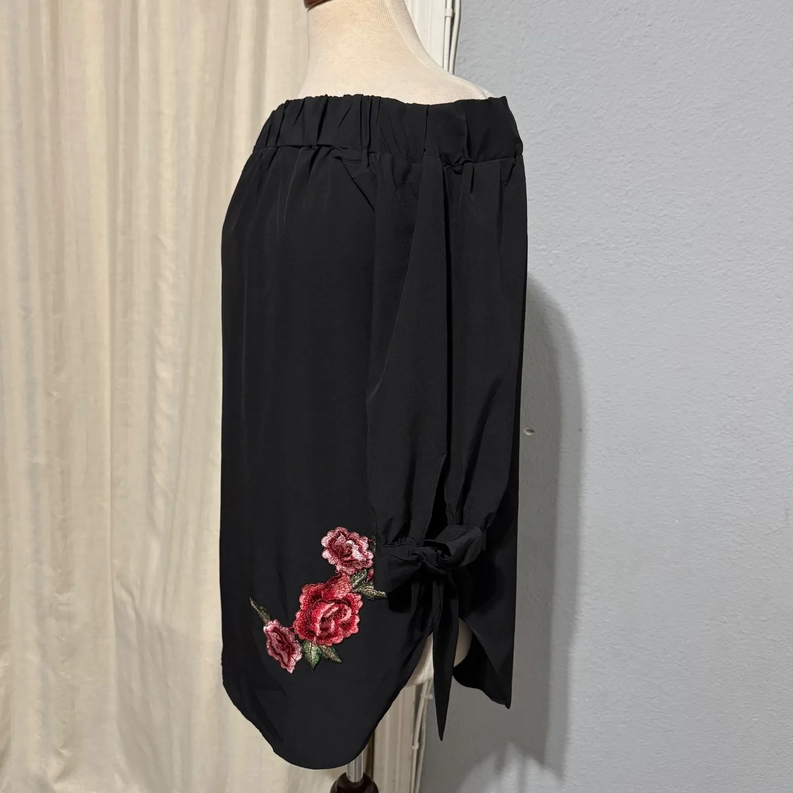 GIBIU USA Bohemian Black Off Shoulder Embroidered Rose Sleeve Tie Goth Top L Size L - Image 4