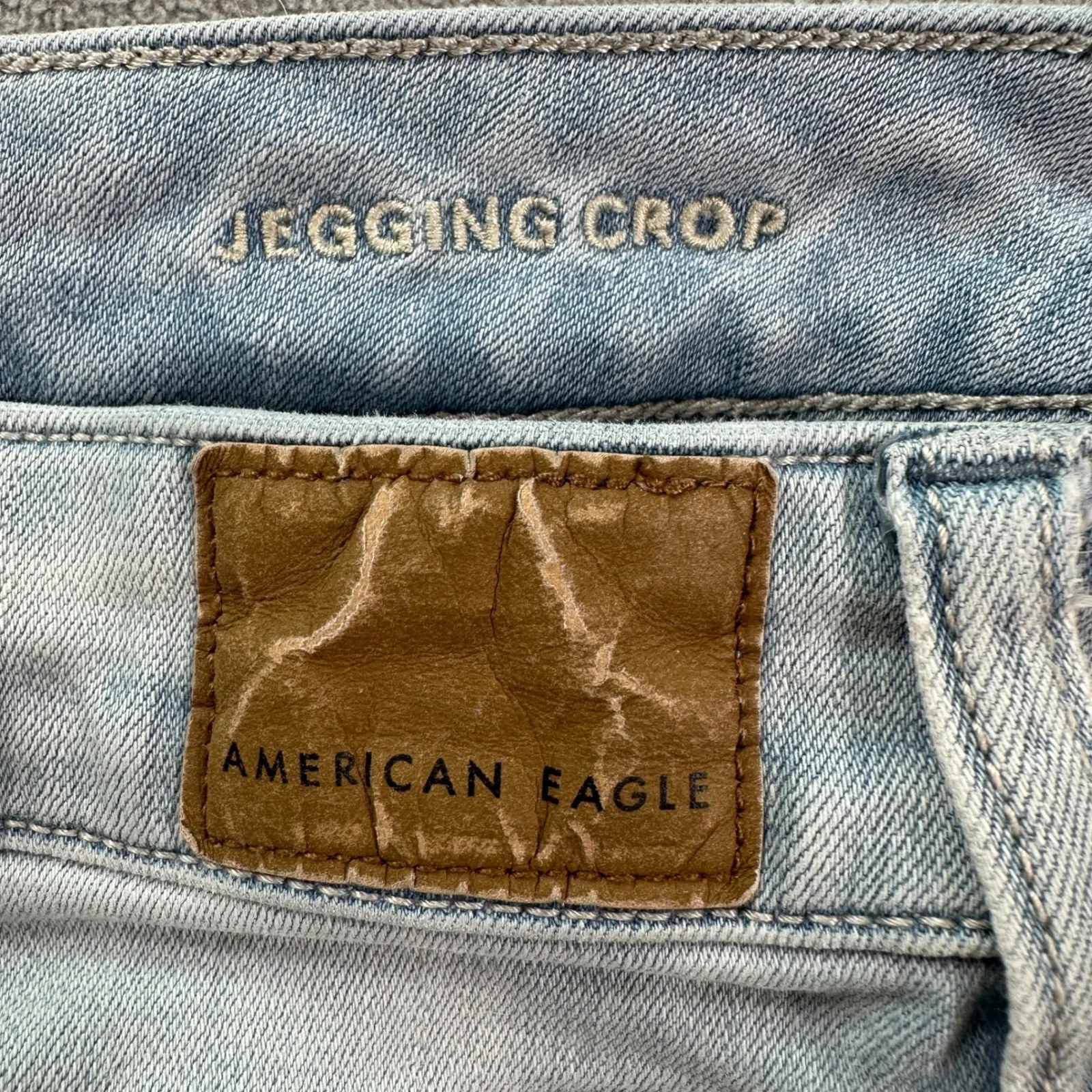 American Eagle Jeans Womens 2 Reg Blue Jegging Crop Light Wash Frayed Hem Faded - Image 7