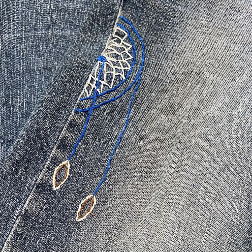 Vintage Y2K L.E.I. Custom Embroidered Moon and Stars Dream Catcher Flare Jeans Blue Size undefined - Image 11
