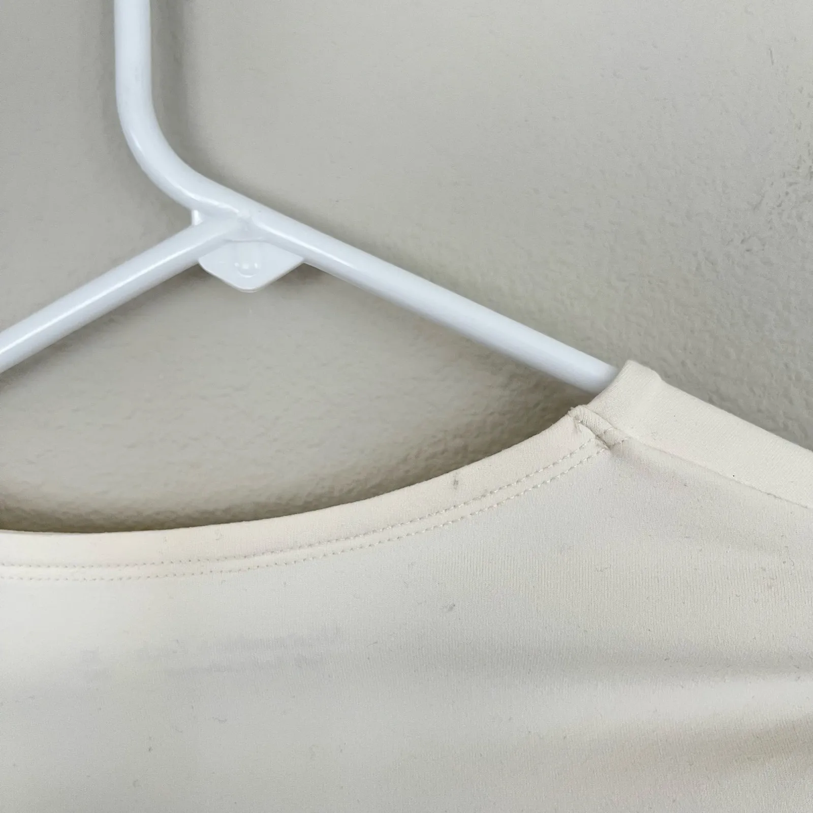 NWT Abercrombie & Fitch Cream Soft Collection Long Sleeve V-Neck Bodysuit (XS) - Image 7