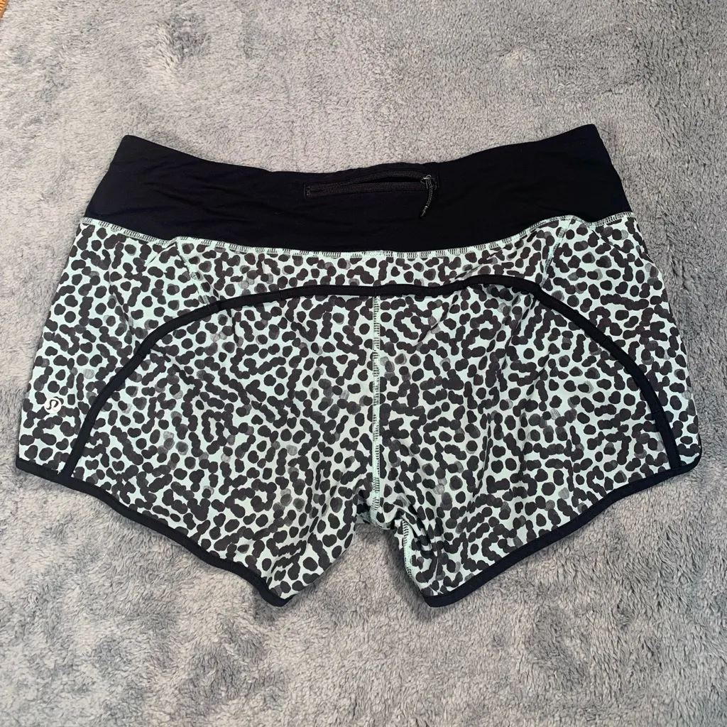 Lululemon mint shorts size 10 leopard print - Image 7