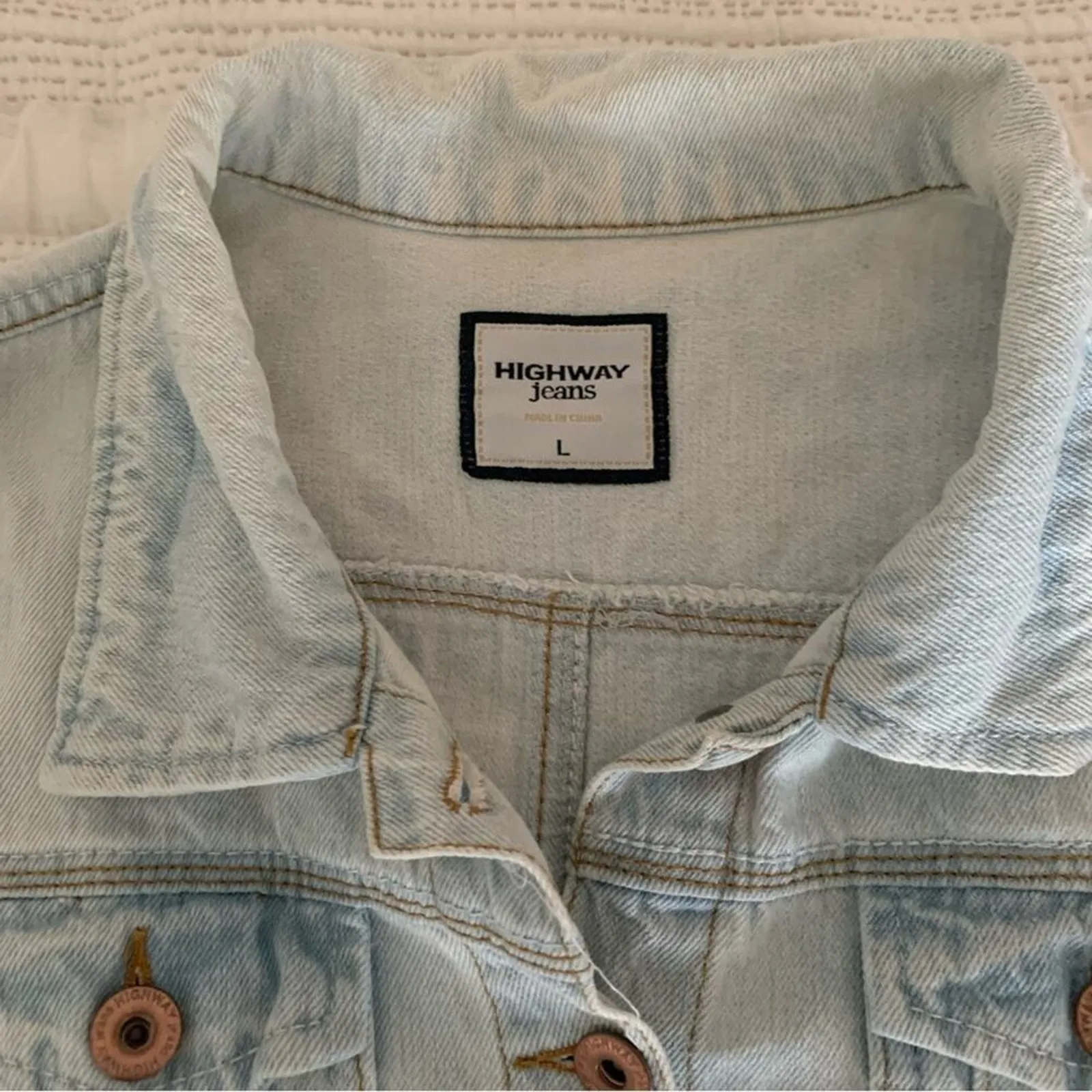 Earl Jeans L Light Blue Wash Cropped Denim Jean Jacket Size L - Image 3