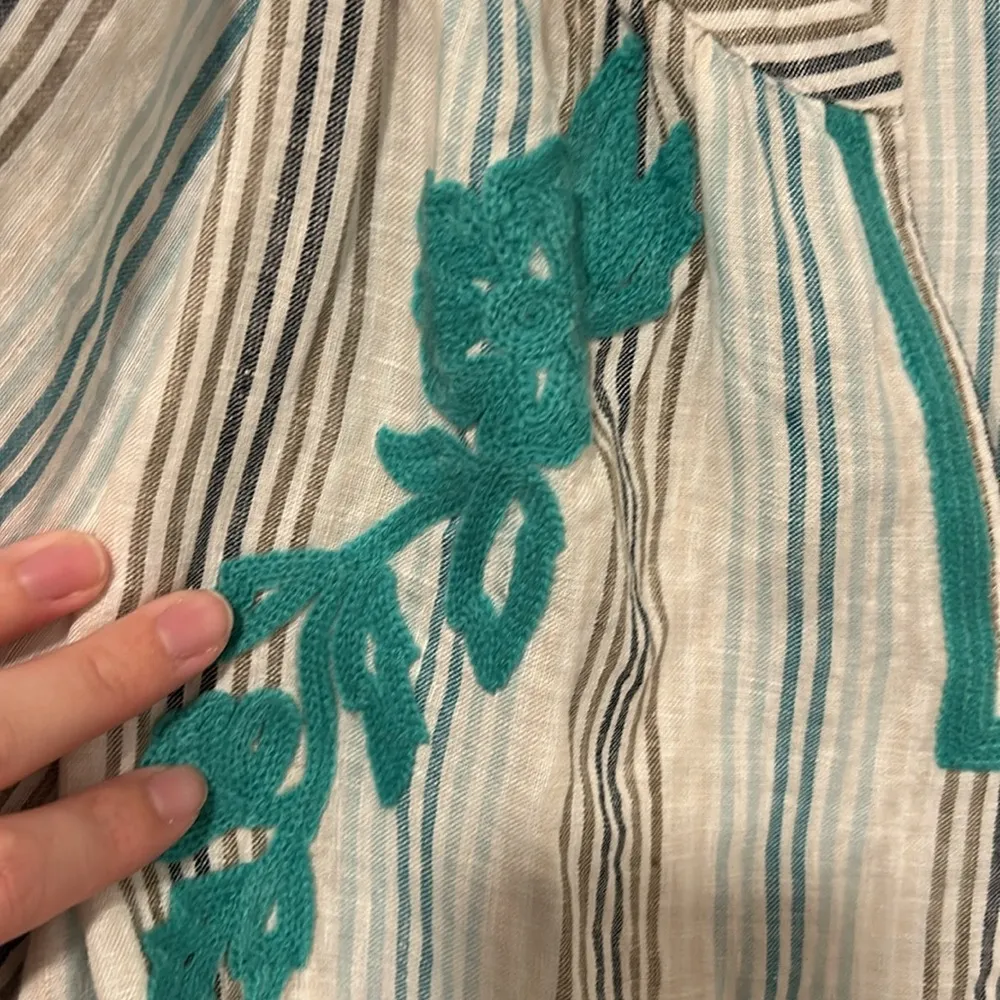 J Jill Love Linen 100% Linen Blue Embroidered Blouse Coastal Cottagecore Size M - Image 3