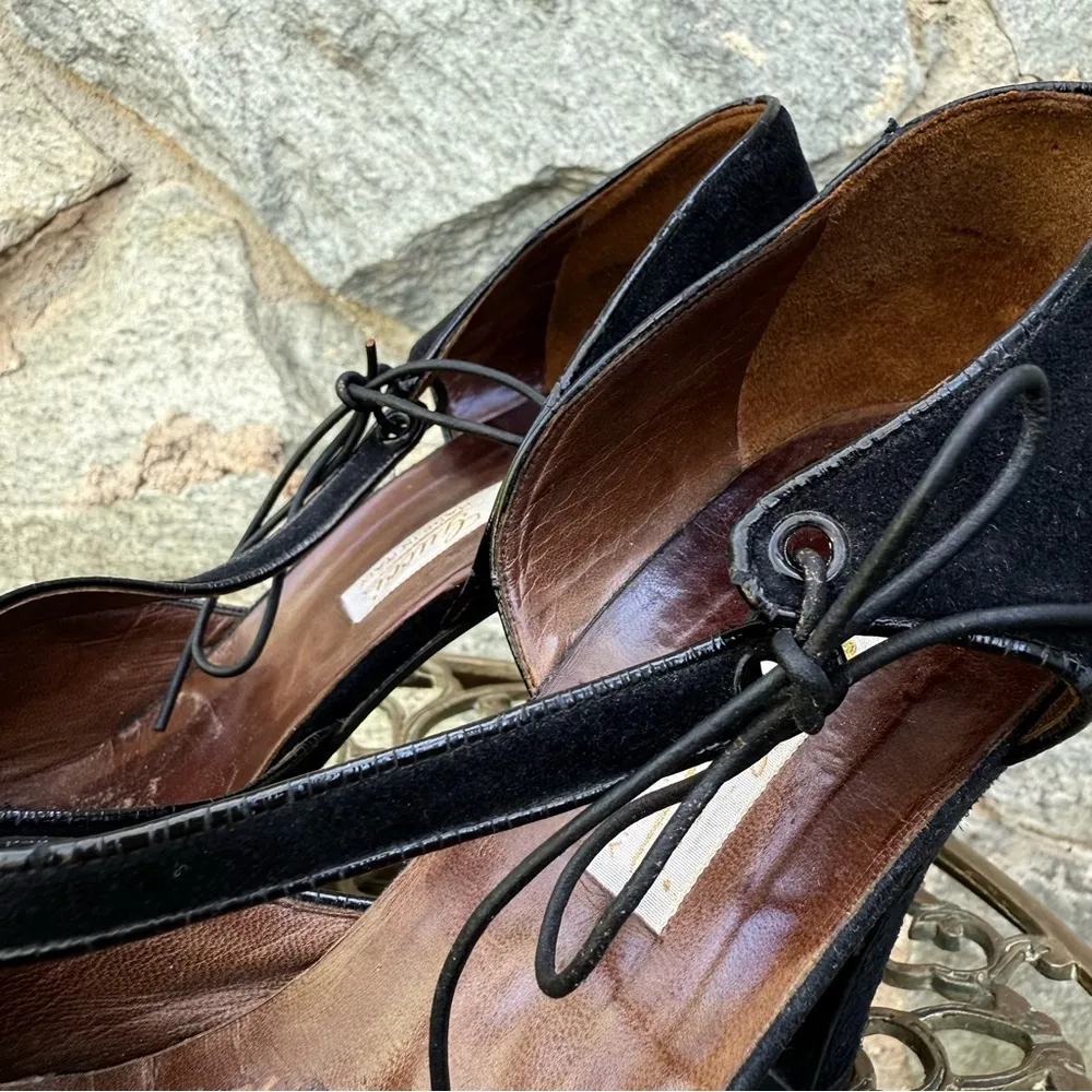 Gucci Vintage Black Suede Elegant Heels - Image 3